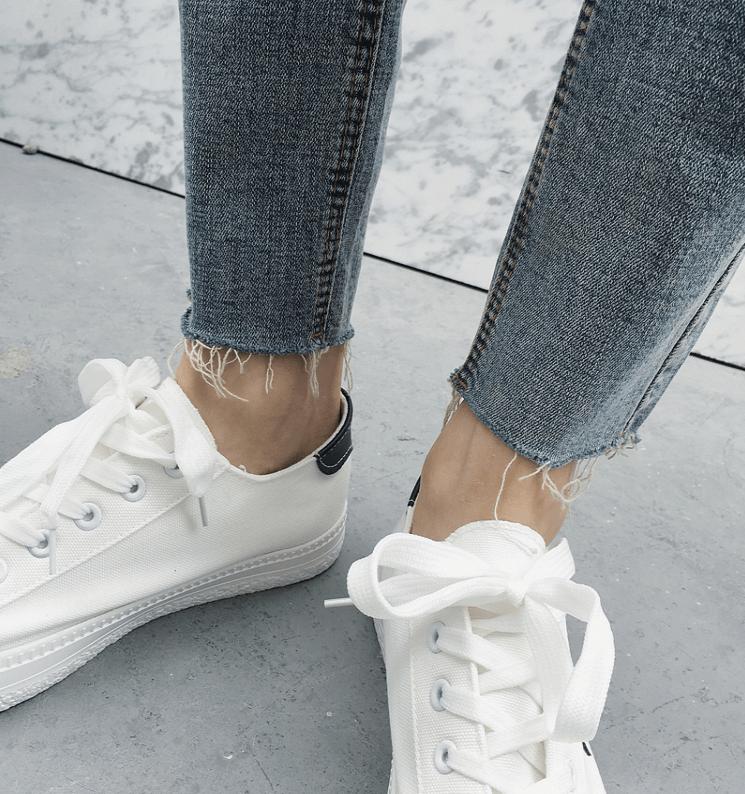 No. 3548 RIPPED WASHED BLUE SLIM JEANS Product Image