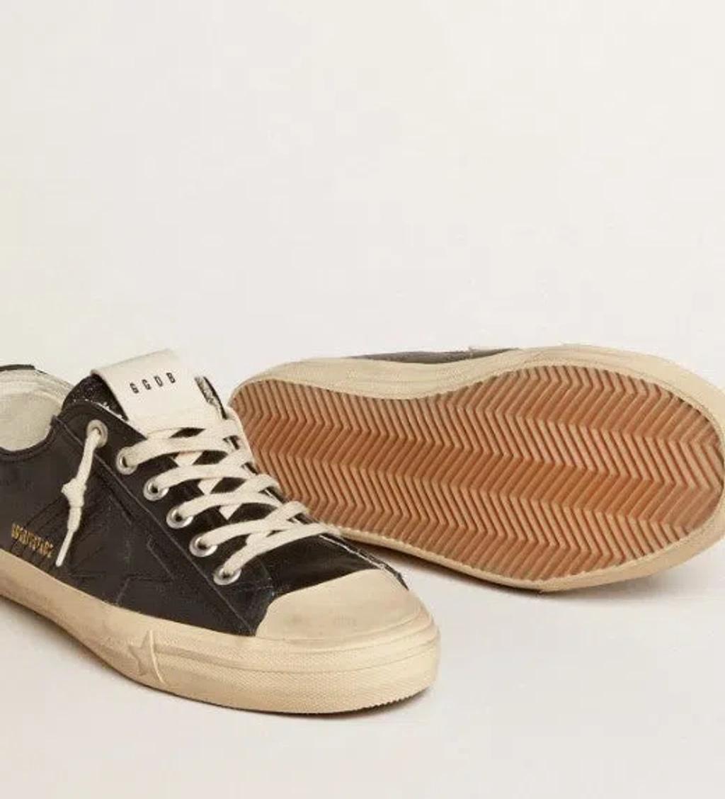 GOLDEN GOOSE Deluxe Brand Vintage-inspired Black Leather Sneakers With Contrasting White Laces Product Image