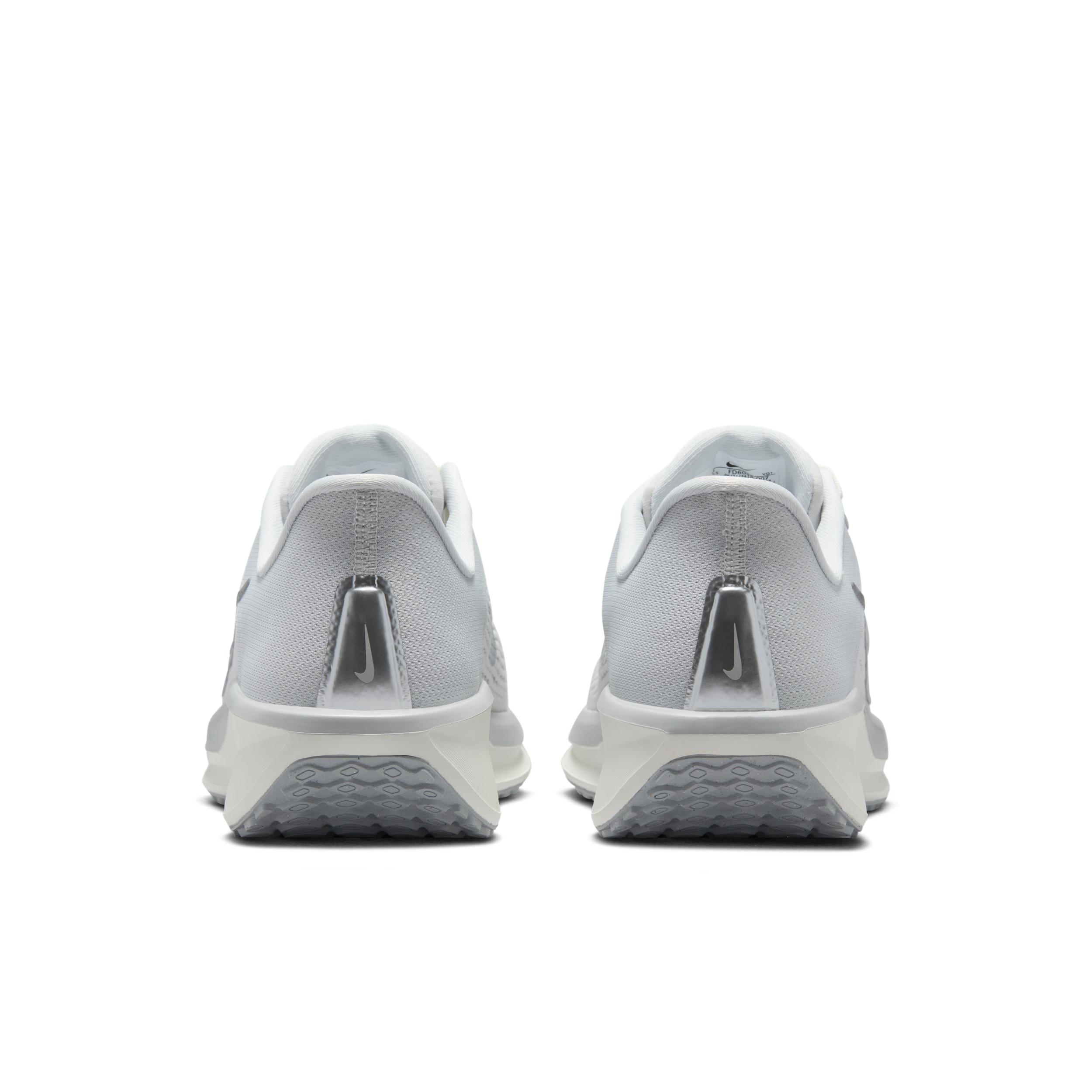 Nike Women's Quest 6 Road Running Shoes Product Image