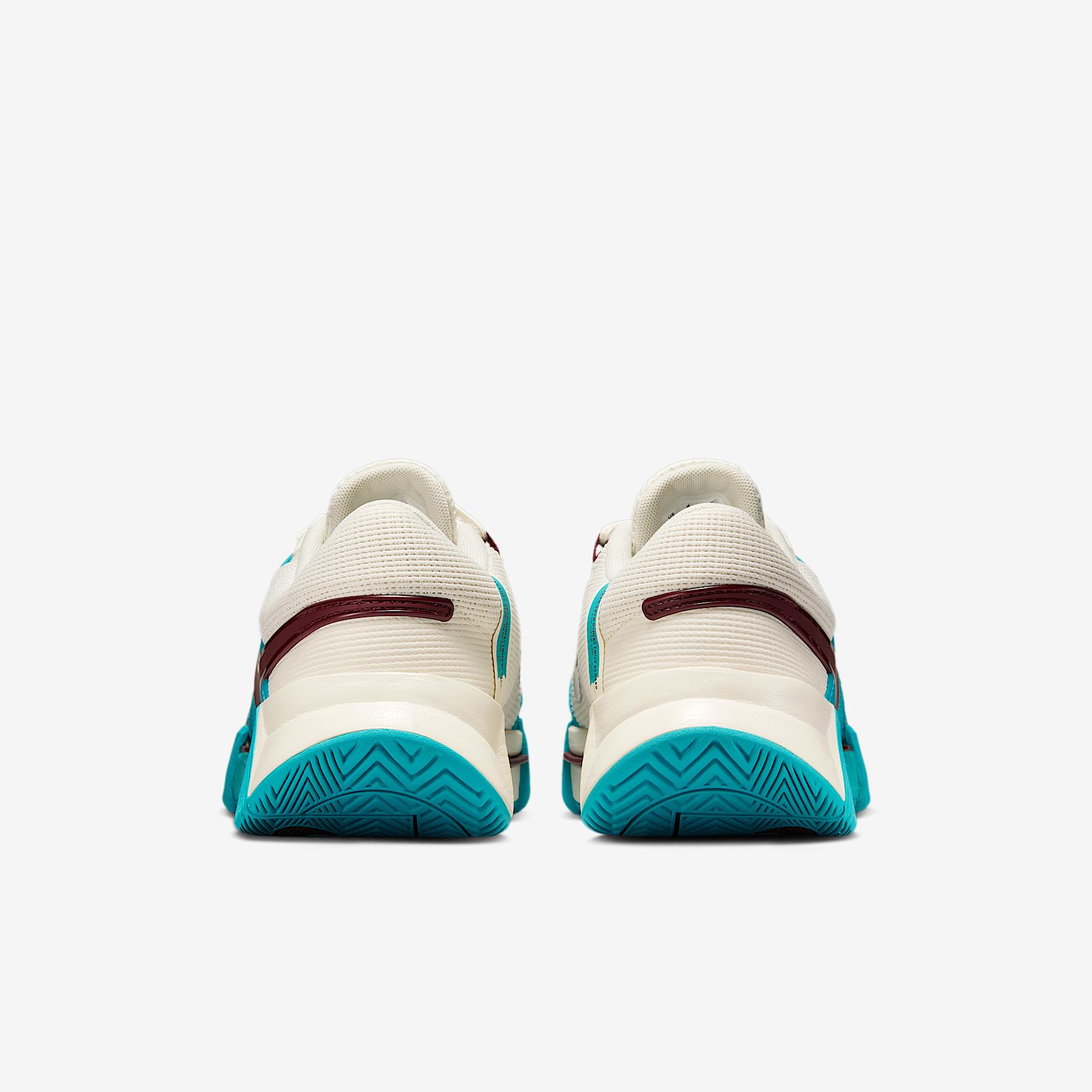 Nike GP Challenge 1 Premium Women's Hard Court Tennis Shoes Product Image