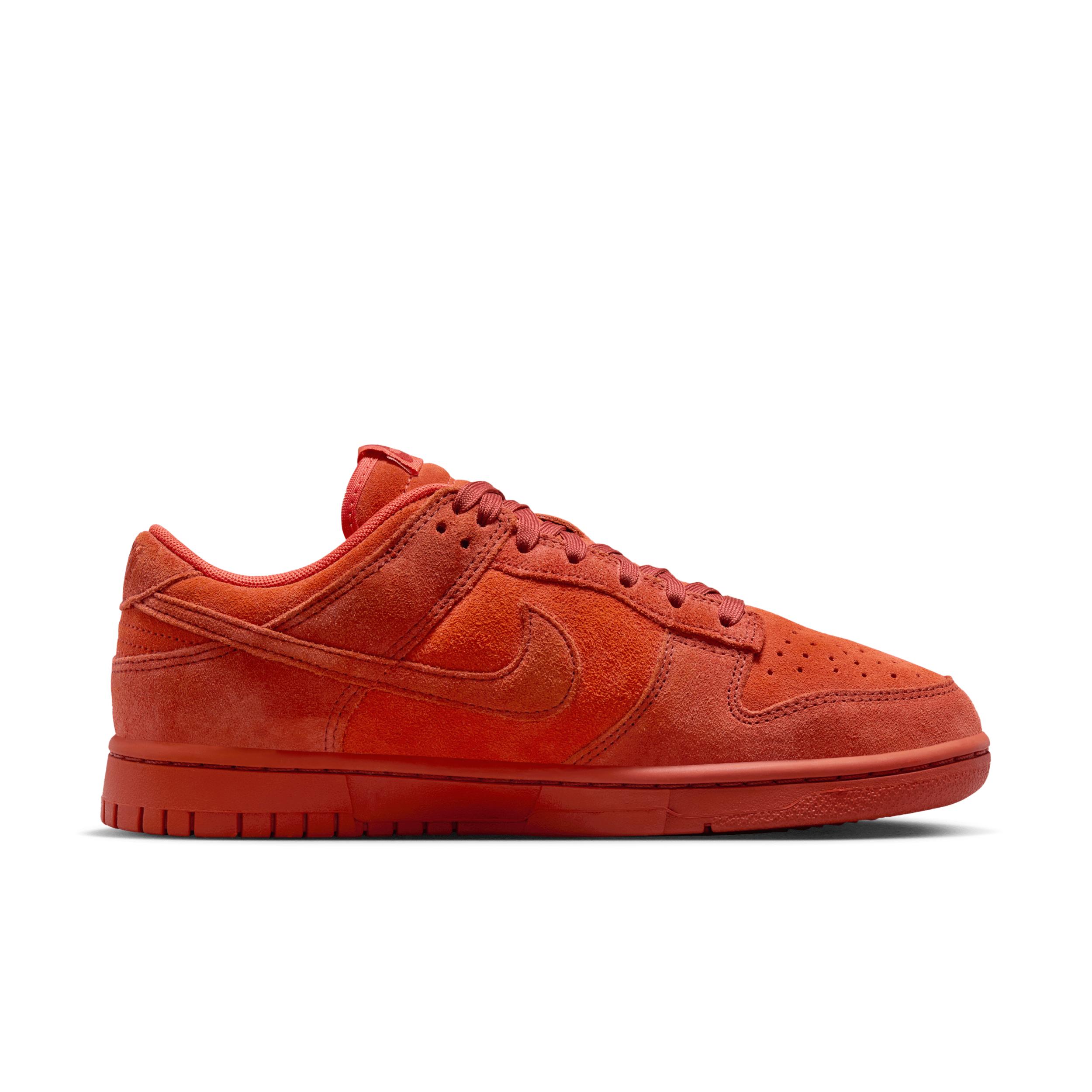 Nike Womens Dunk Low SE Shoes | HV5756-633 Product Image