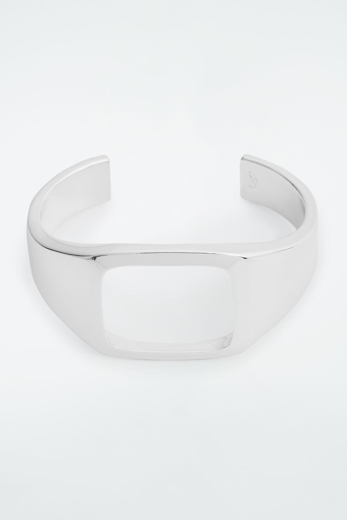 THE SCULPTED CUFF Product Image