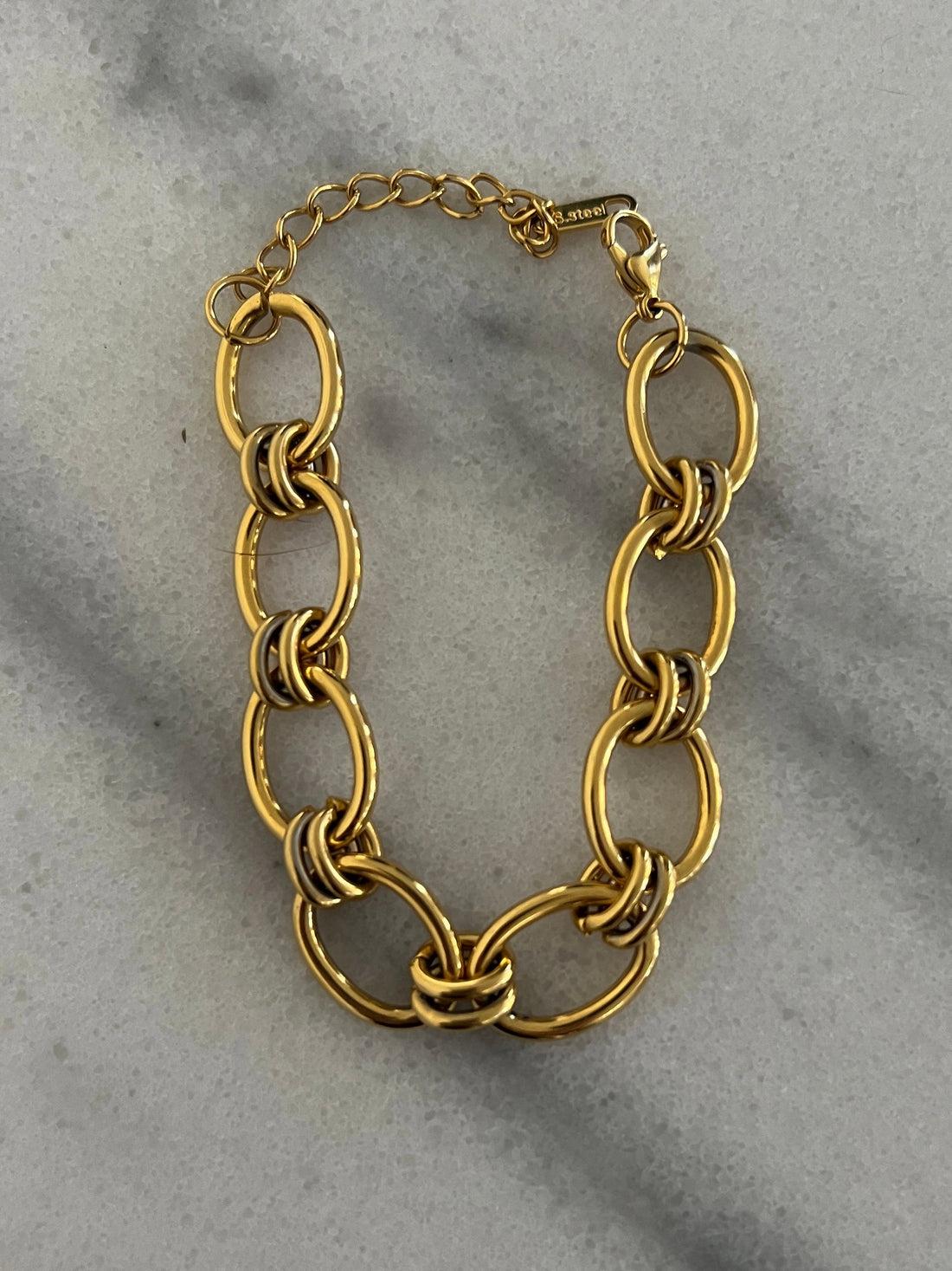 Chansutt Pearls Luxe Bracelet Gold Product Image