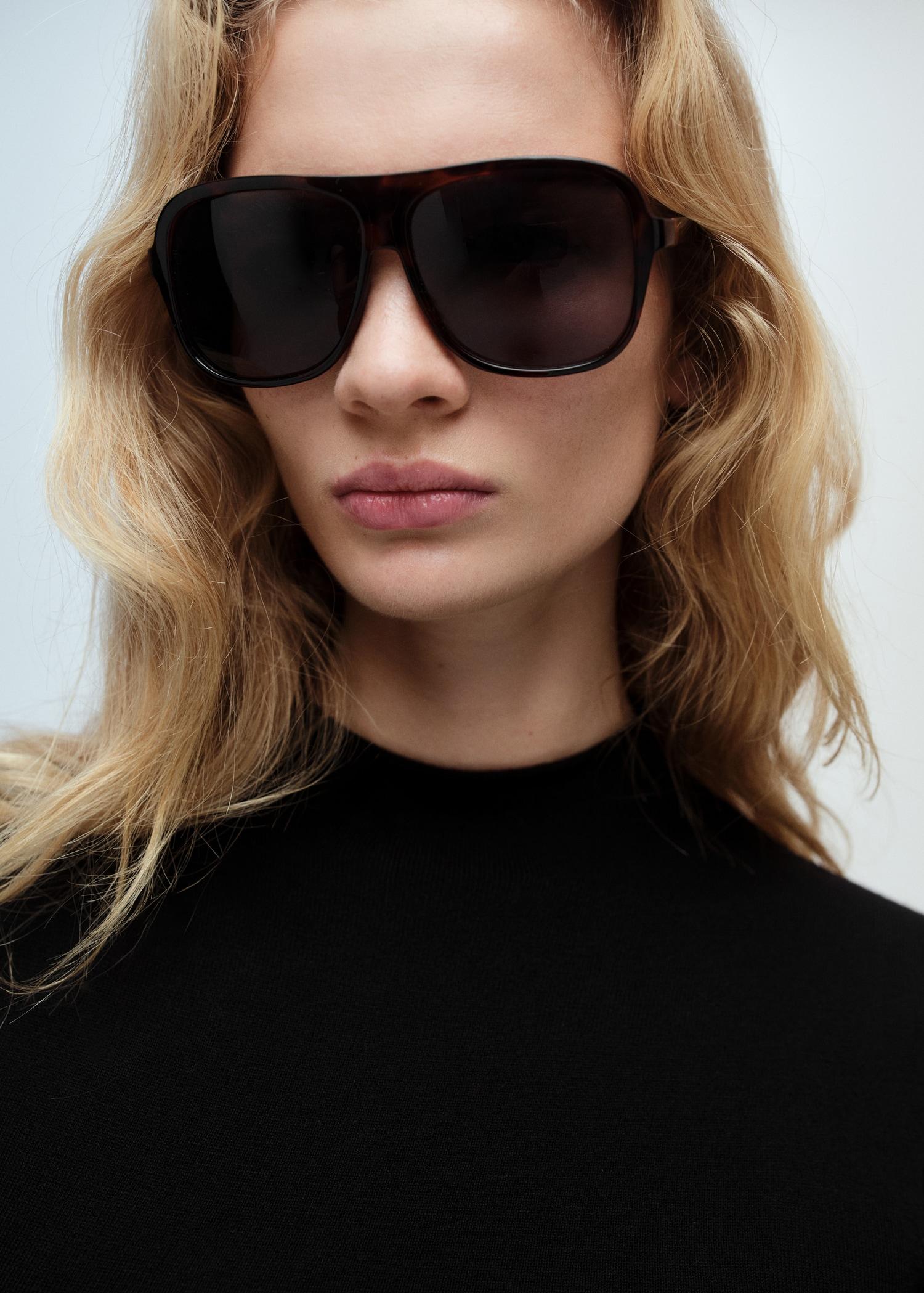 Side slit knit dress - Women | MANGO USA Product Image