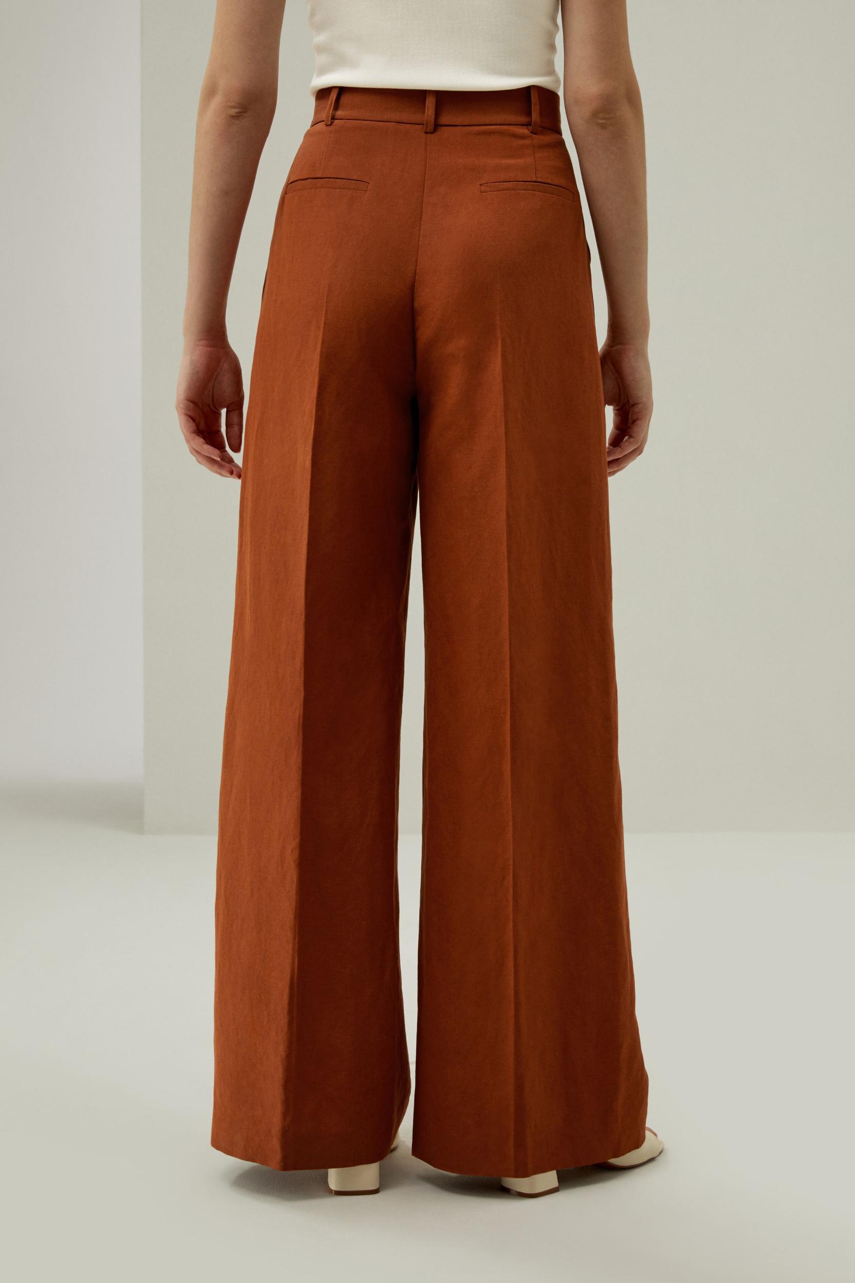 Front-Pleated Silk-Linen Blend Trousers Product Image