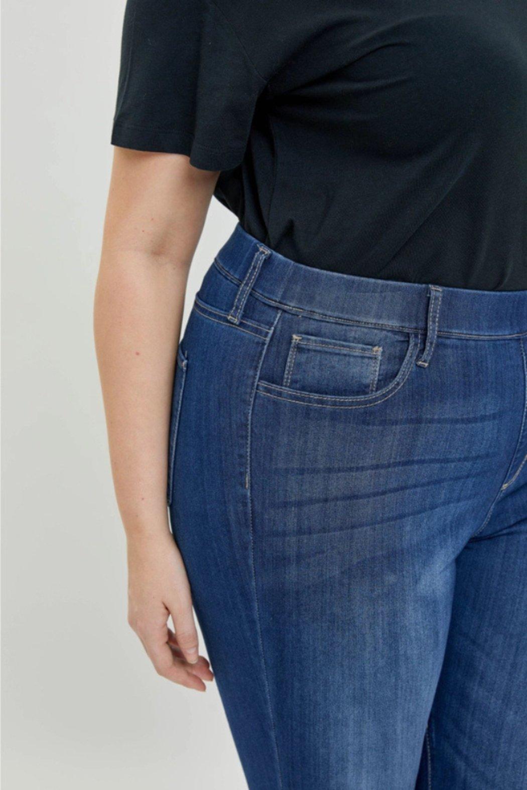 Plus Mid Rise Pull-On Crop Skinny with Rolled Hem Product Image