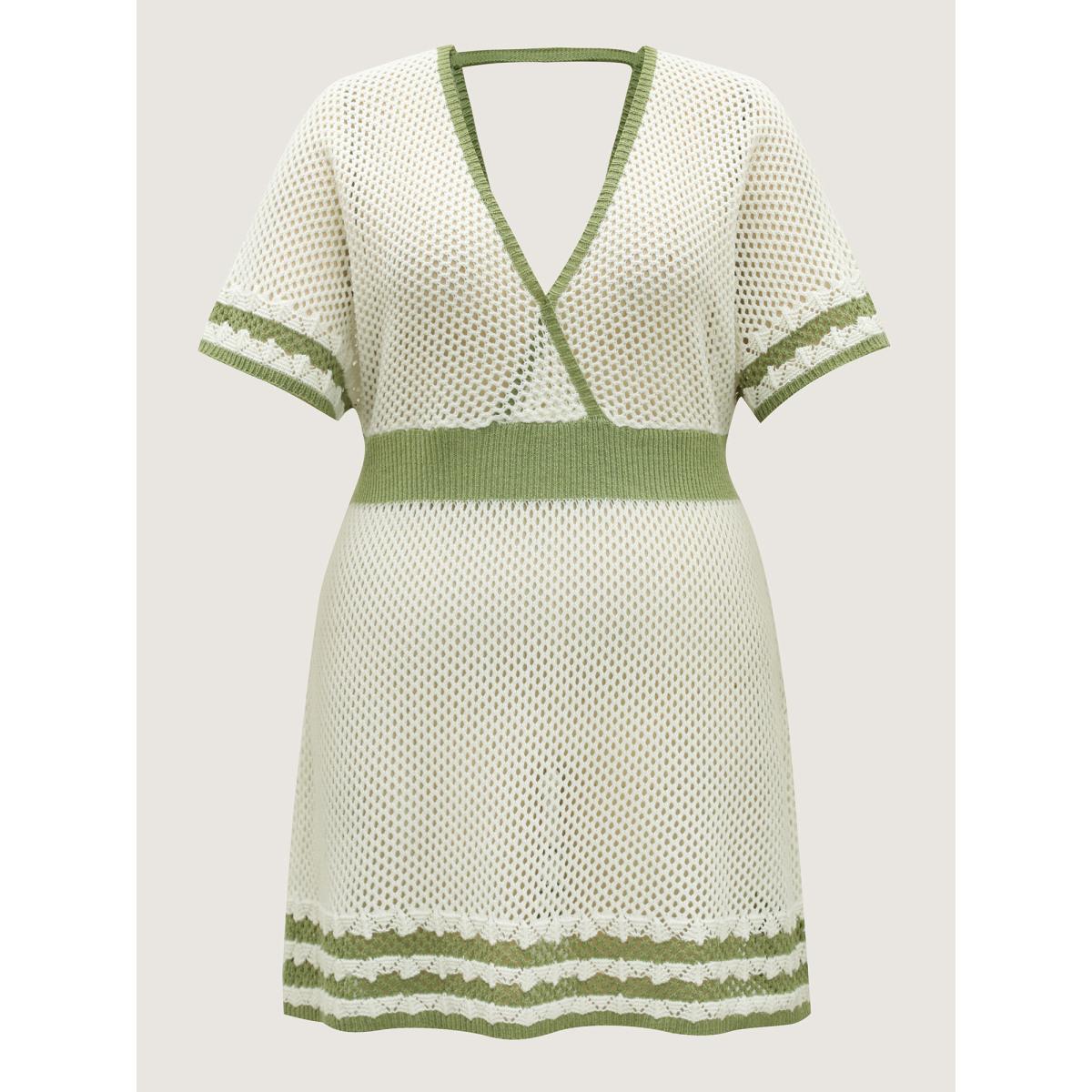 Plus Size Color Contrast Backless Surplice Swim Cover-Up Women's Swimwear Ivory Beach Bodycon Contrast Curve Swim Cover Ups BloomChic 14-16/1X Product Image