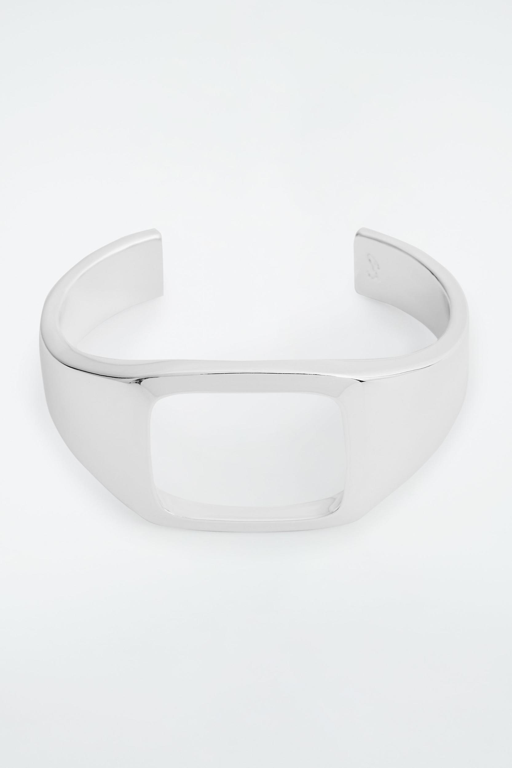 THE SCULPTED CUFF Product Image