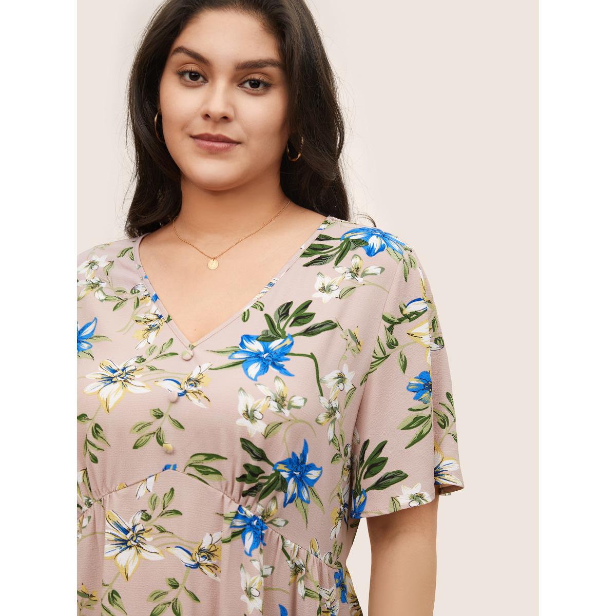 Plus Size DustyPink Floral Flutter Sleeve Button Detail Blouse Women Elegant Short sleeve V-neck Everyday Blouses BloomChic 28/5X Product Image