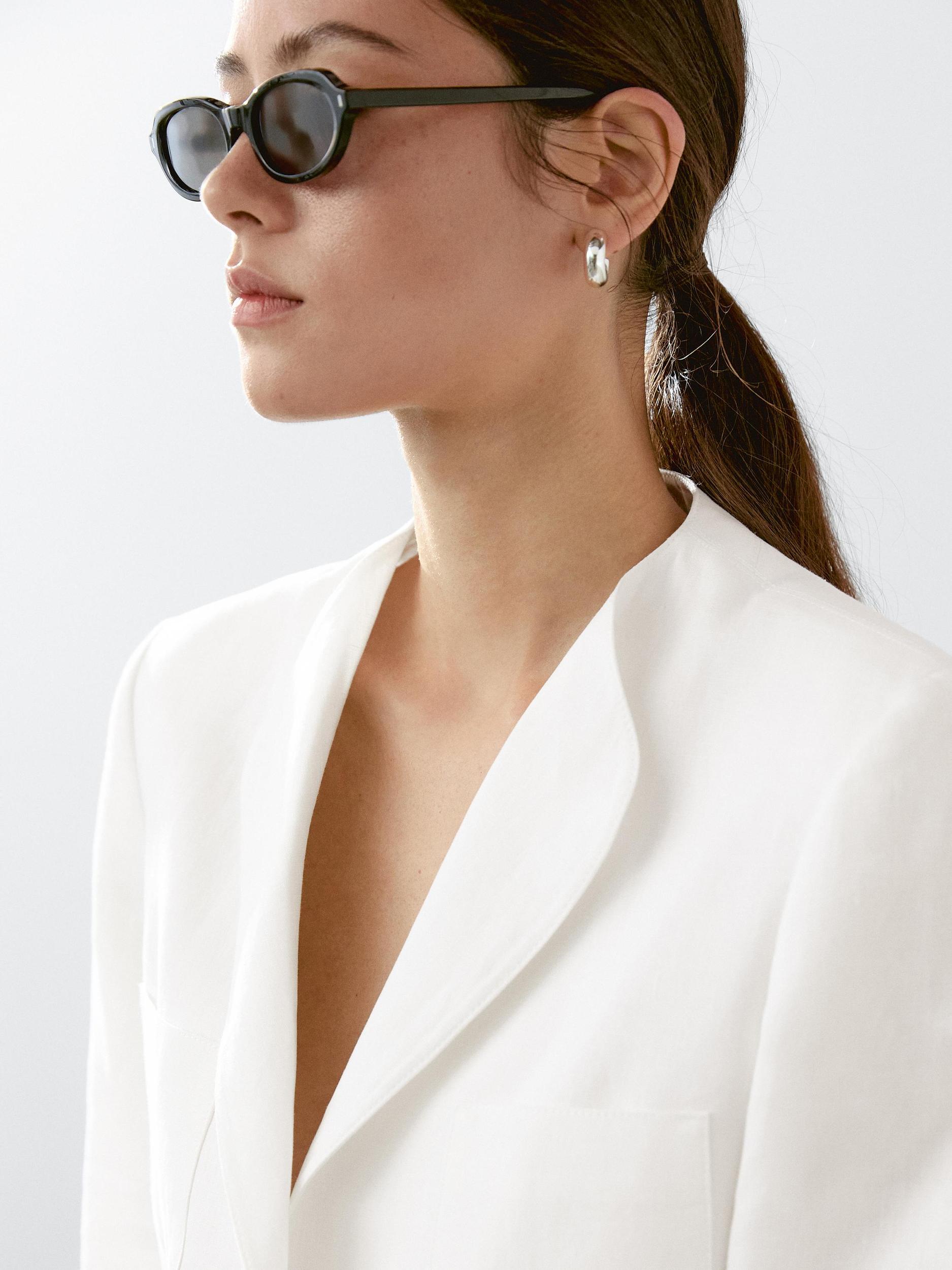 100% linen blazer with lapel detail Product Image