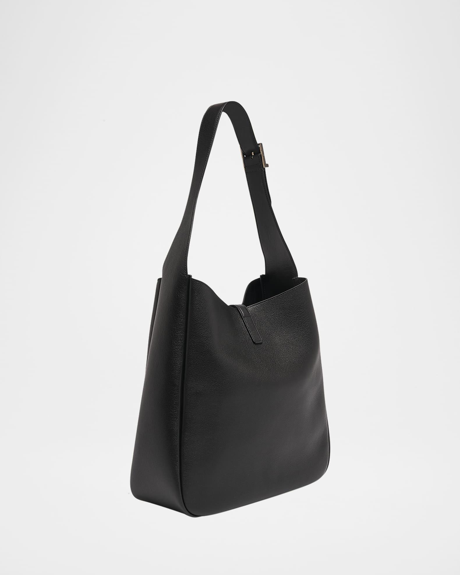 Le 5 À 7 Large Hobo Bag in Smooth Leather Product Image