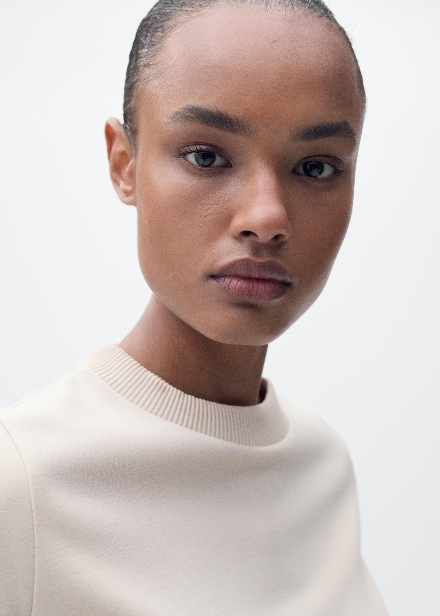 Short-sleeved cotton-blend t-shirt - Women | MANGO USA Product Image