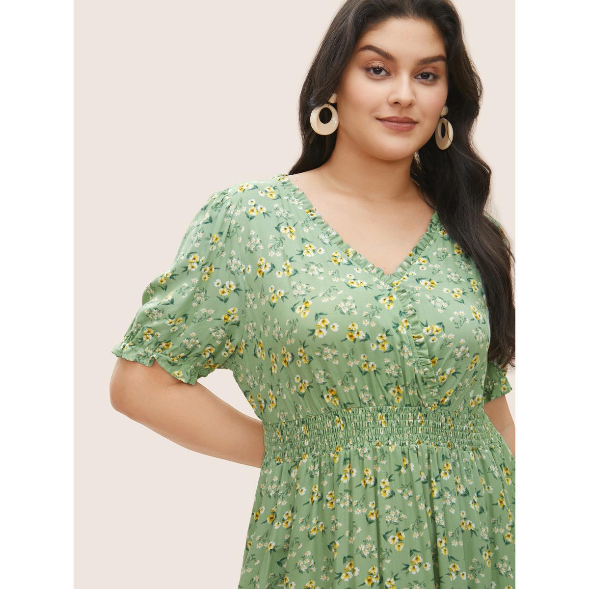 Plus Size Supersoft Essentials Ditsy Floral Wrap Shirred Dress LightGreen Women Elegant Overlapping Overlap Collar Short sleeve Curvy Midi Dress BloomChic 28/5X Product Image