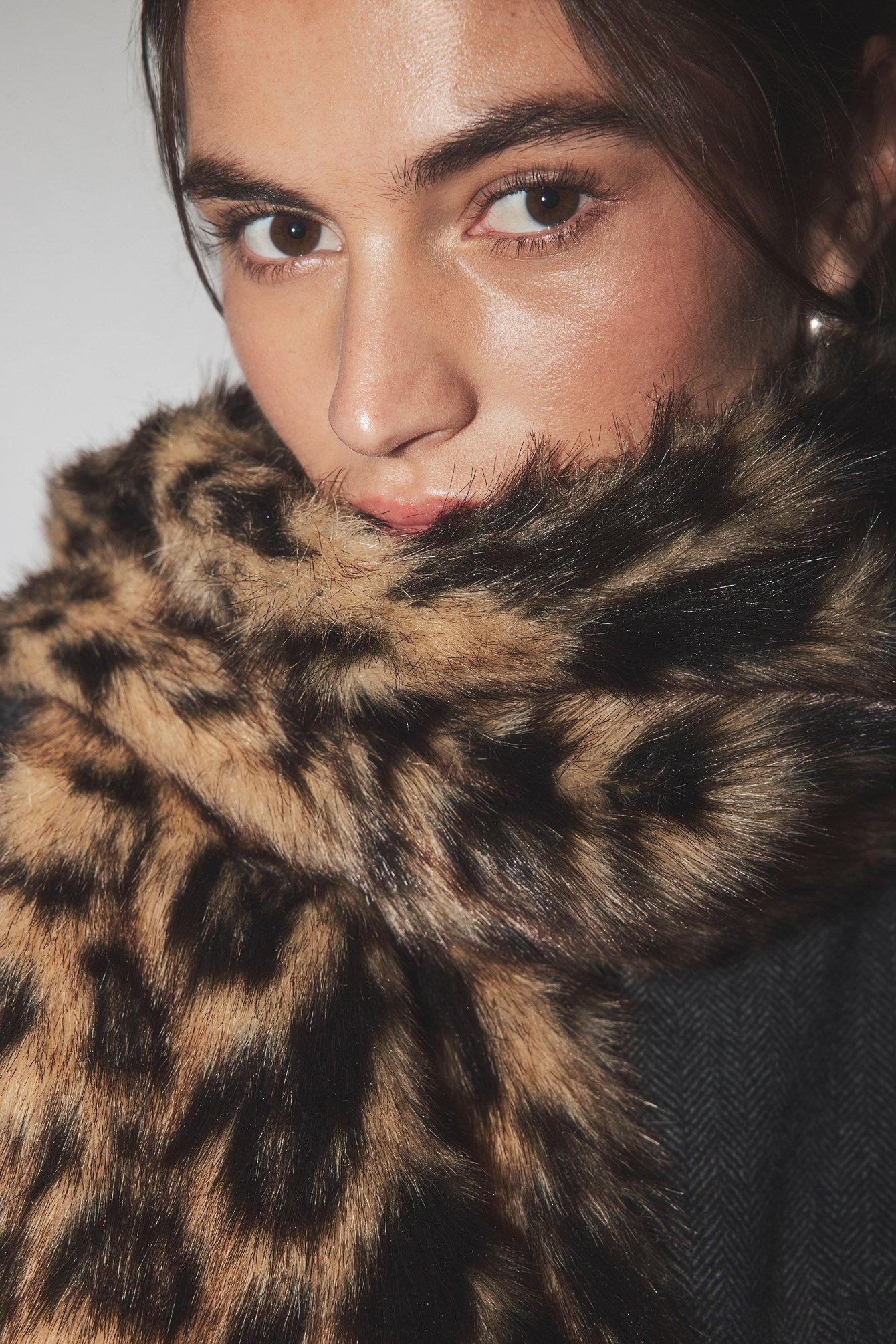 Leo Faux Fur Scarf Product Image