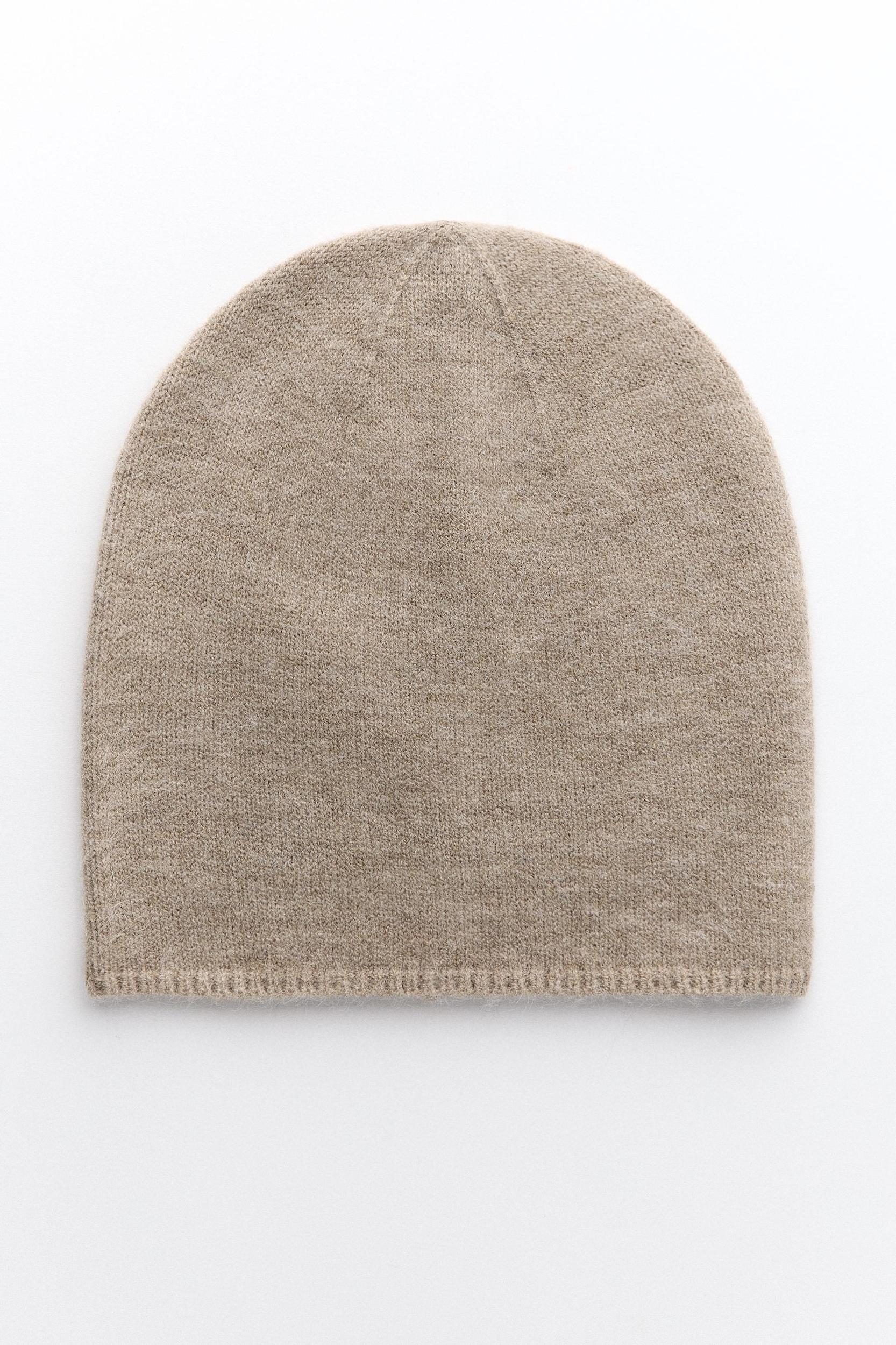 FINE KNIT BEANIE Product Image