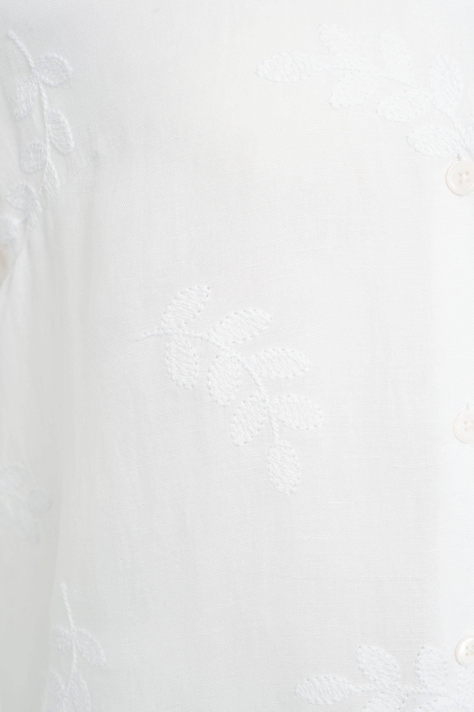 Blouse with embroideries Product Image