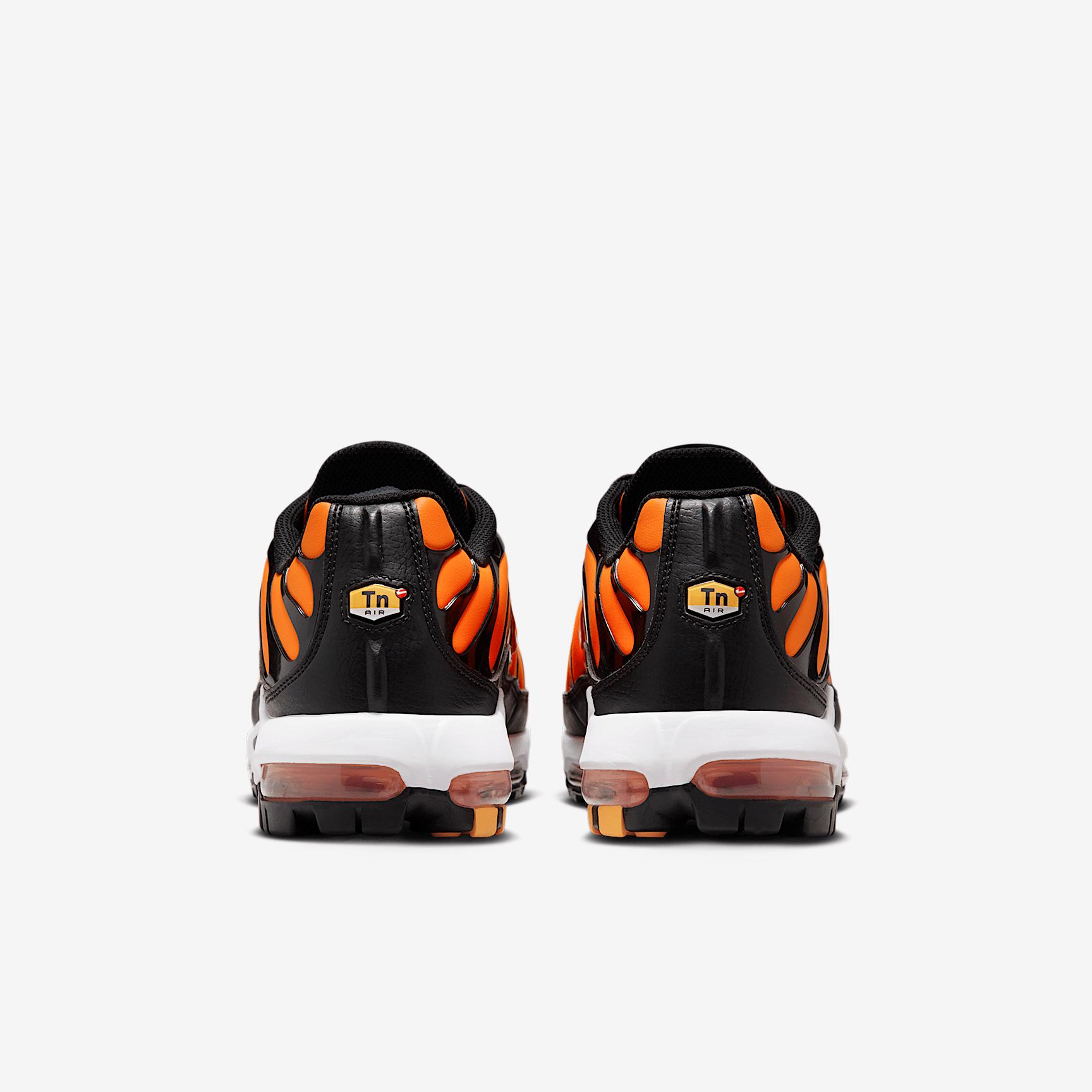 Nike Air Max Plus G Golf Shoes Product Image