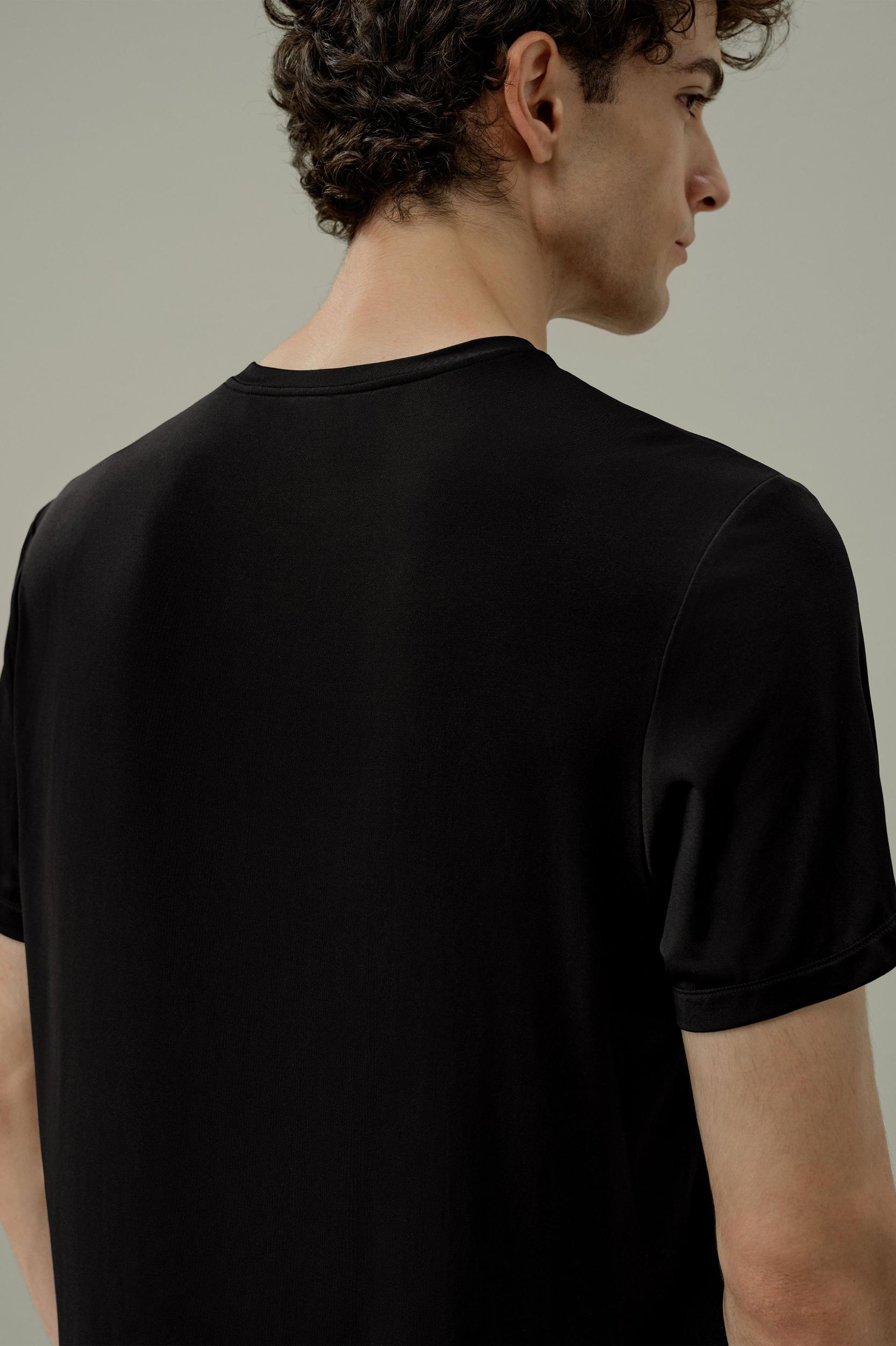 Silk Breeze Jersey Men's T-shirt Product Image