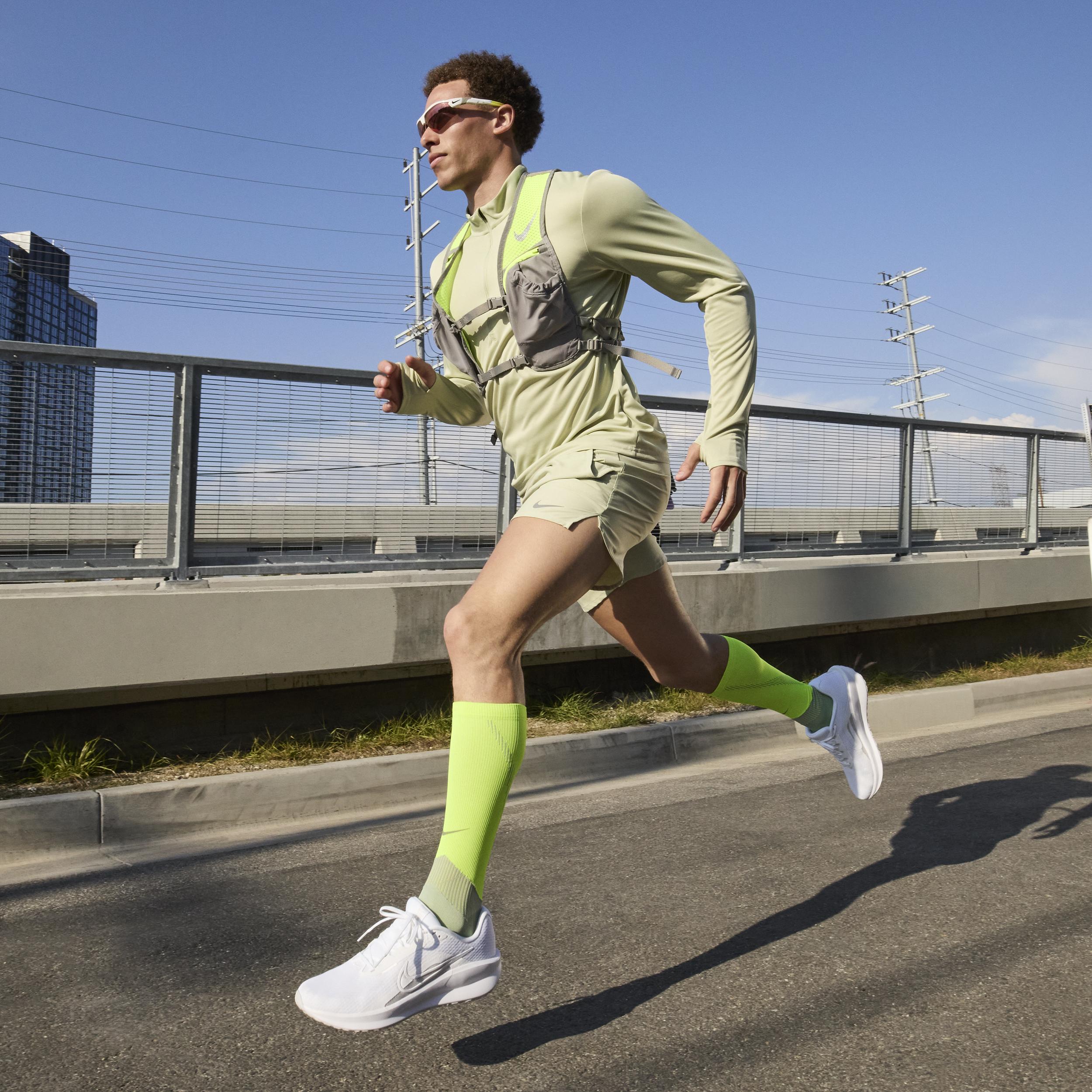 Nike Men's Downshifter 13 Road Running Shoes Product Image