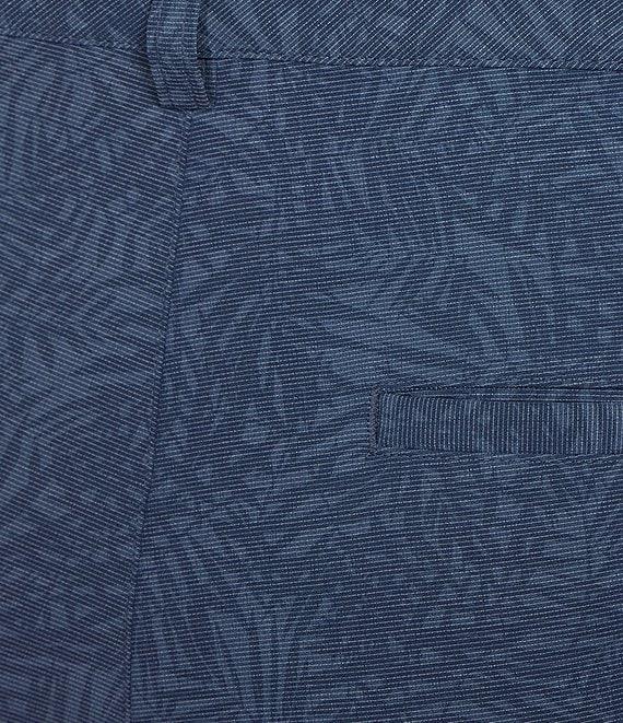 Roundtree & Yorke Performance Straight Fit Flat Front 9#double; Leaf Printed Shorts Product Image
