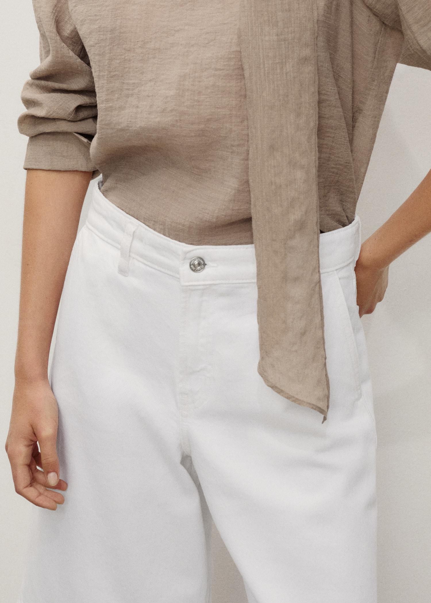 Mid-rise denim Bermuda jorts - Women | MANGO USA Product Image