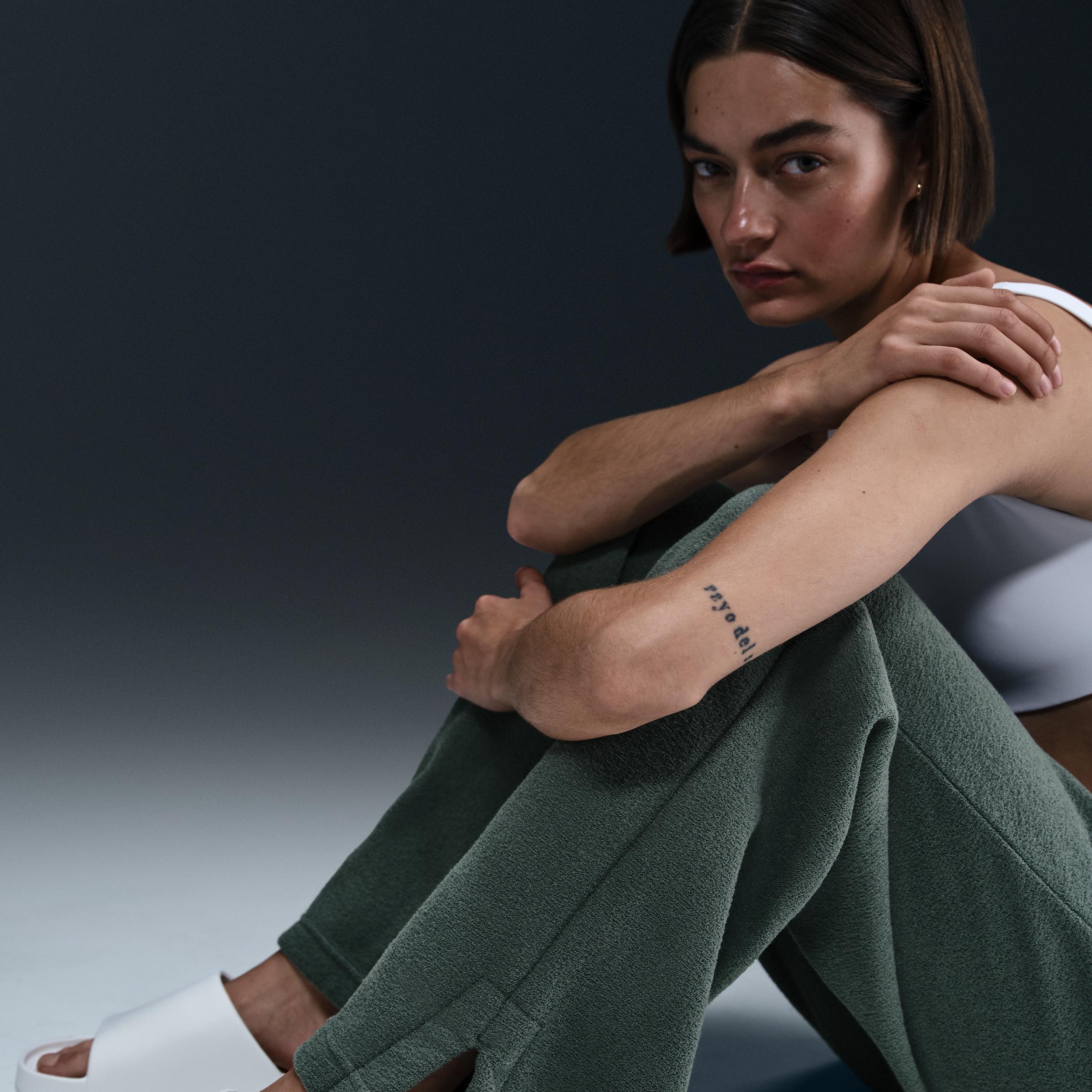 Nike Sportswear Phoenix Plush Women's High-Waisted Wide-Leg Cozy Fleece Pants Product Image