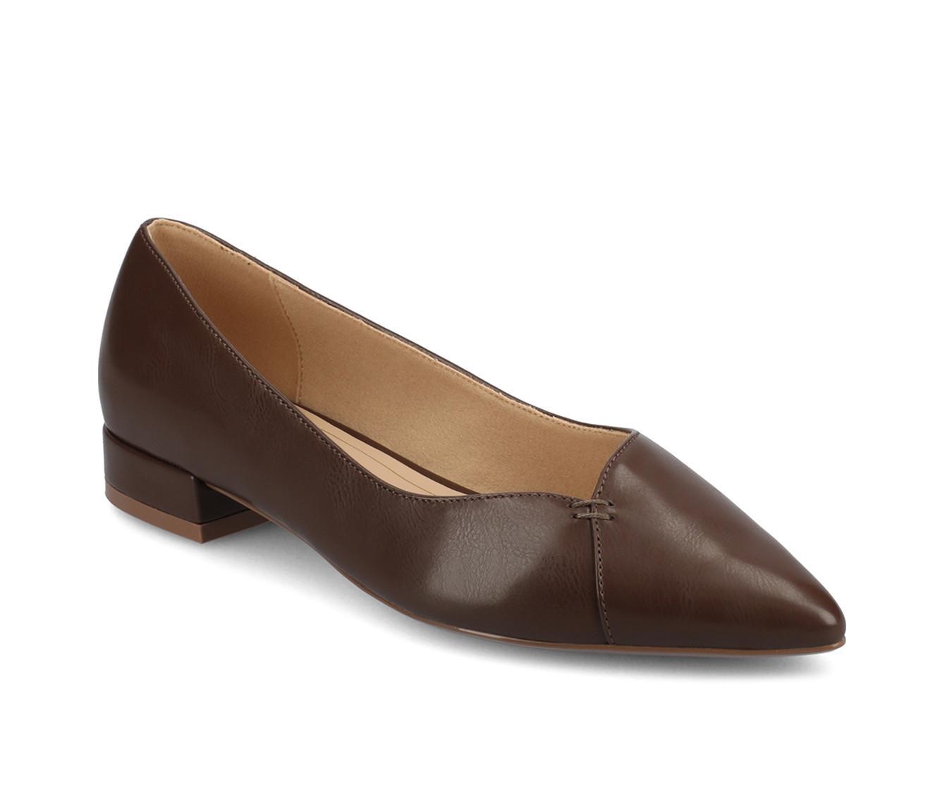 Women's Journee Collection Carmin Flats Product Image