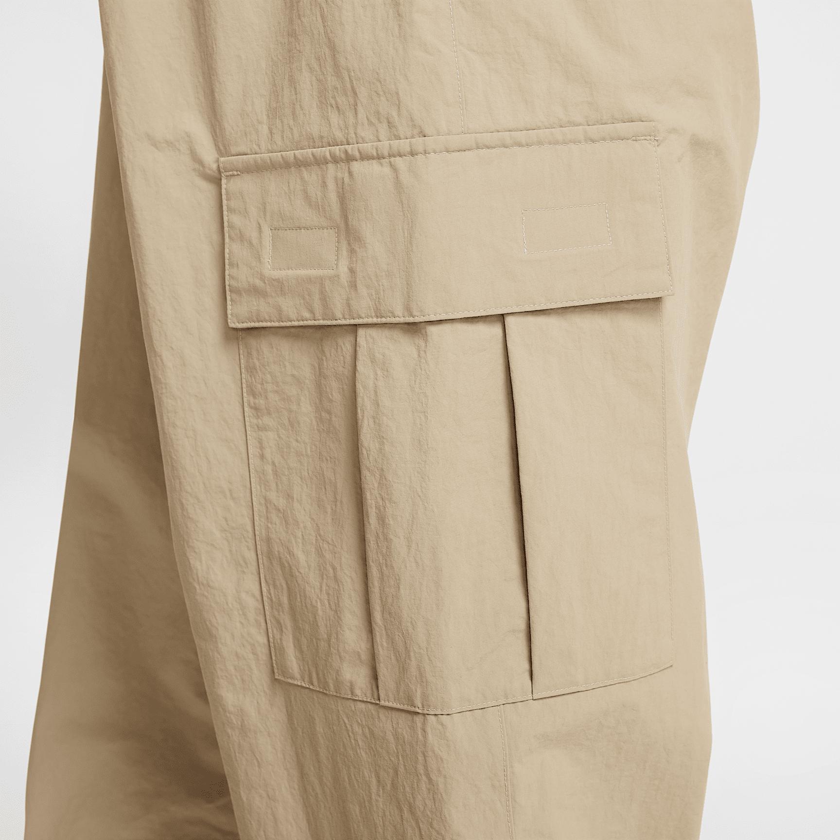 Nike Men's Club Woven Cargo Pants Product Image