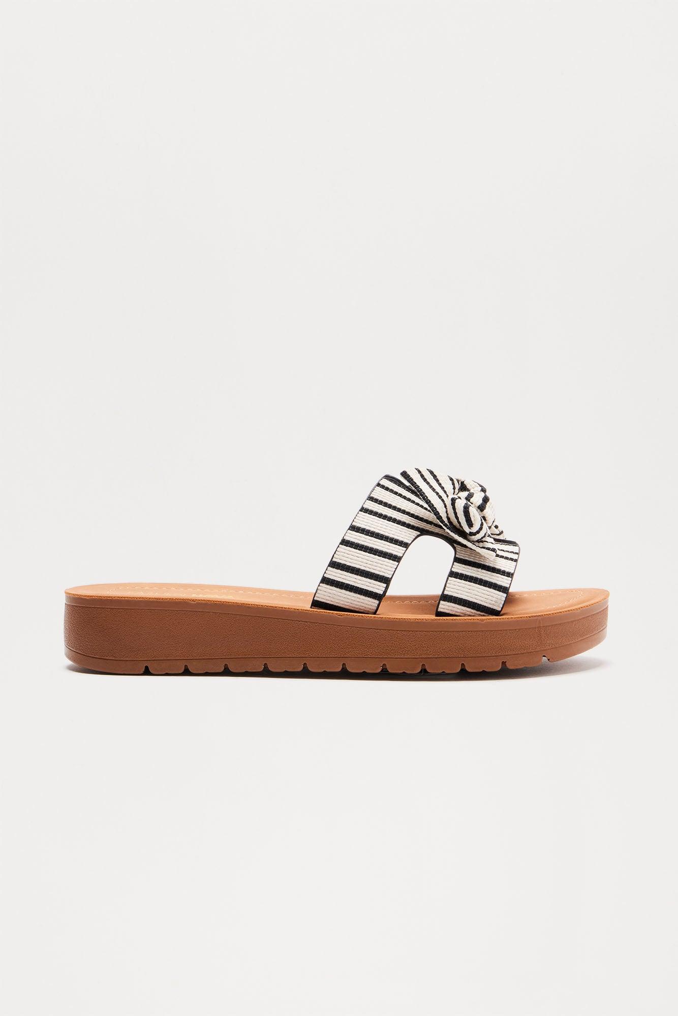 Lanai Bow Sandals - Black/White Product Image