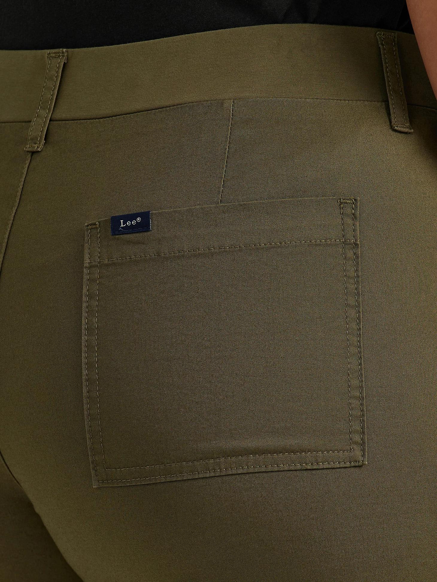 Women's Ultra Lux Comfort with Flex-to-Go Relaxed Fit Cargo Short (Plus) | Women's Shorts | Lee® Product Image