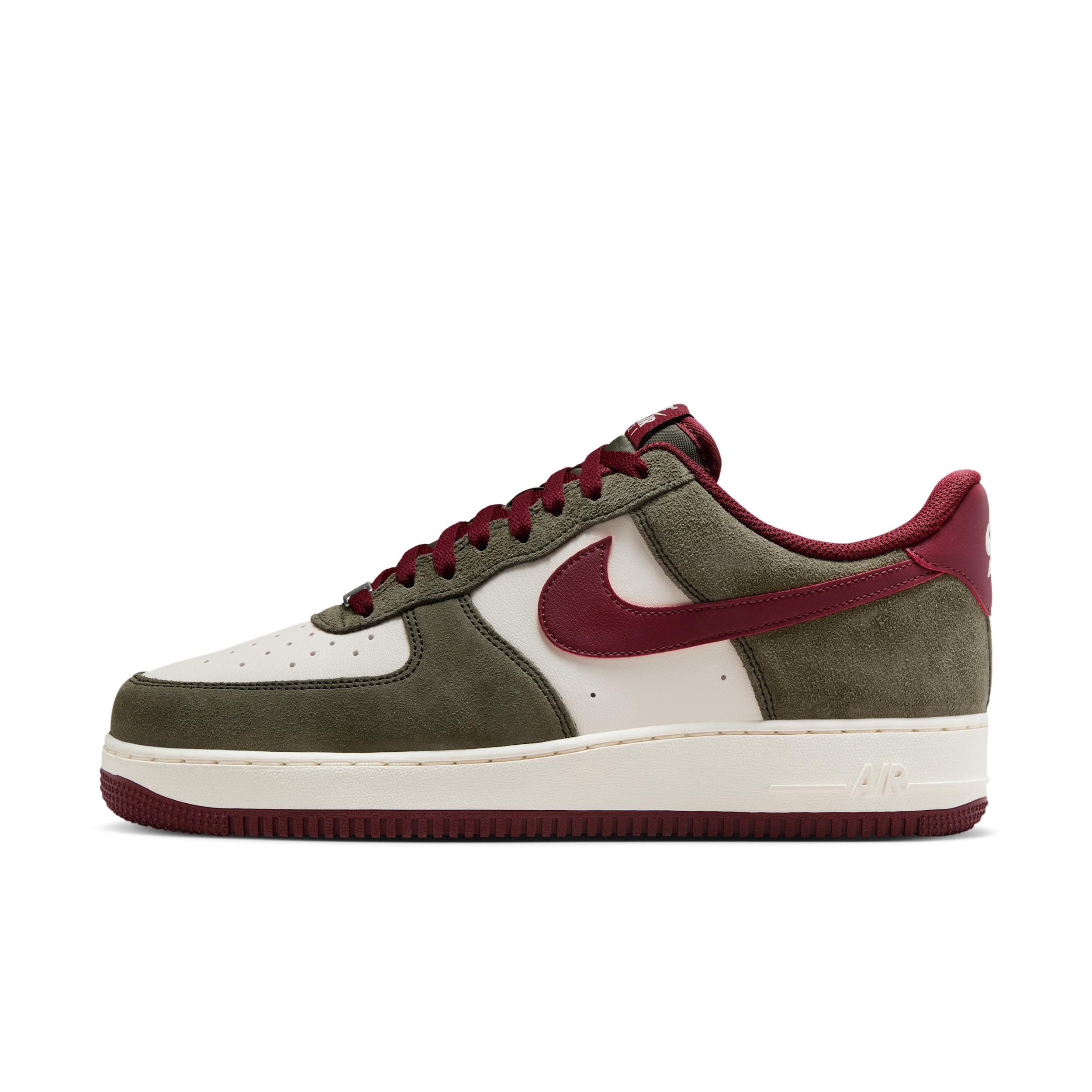 Nike Mens Air Force 1 07 LV8 Shoes | II7630-100 Product Image