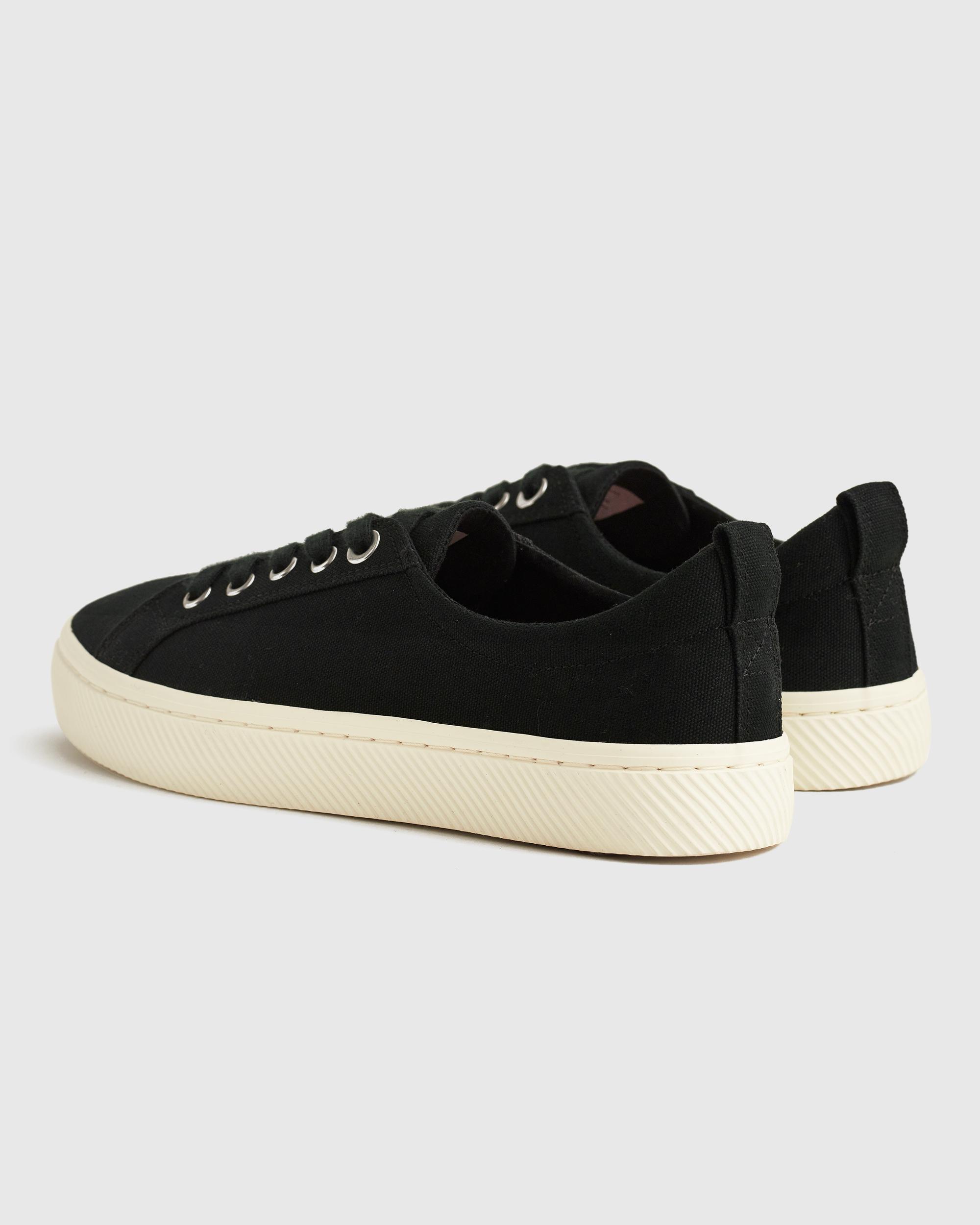 Quince | Men's Eco Cotton Canvas Everyday Sneaker Product Image