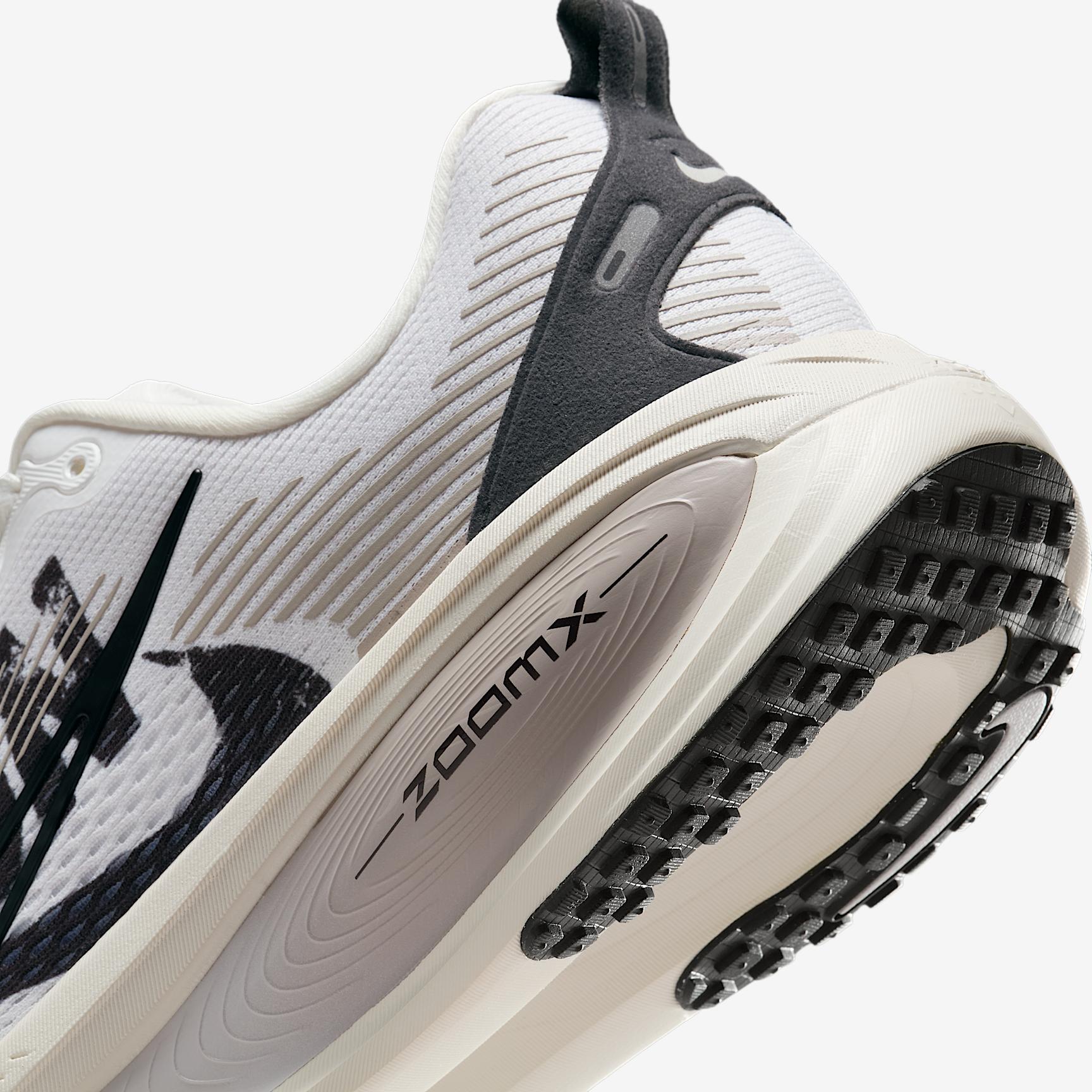 Nike Men's Vomero 18 Road Running Shoes Product Image