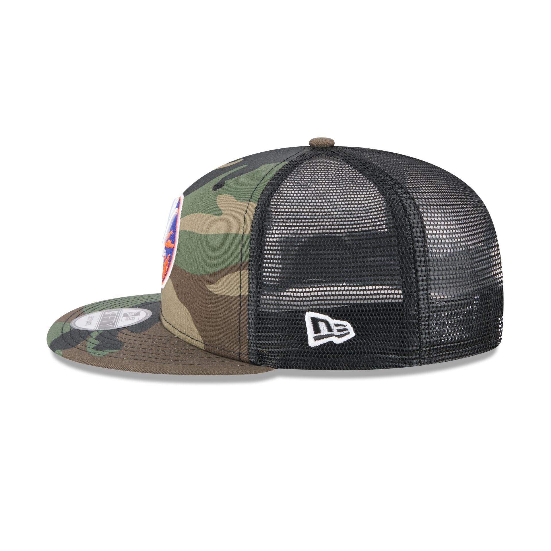 New York Islanders Camo 9FIFTY Trucker Hat Male Product Image