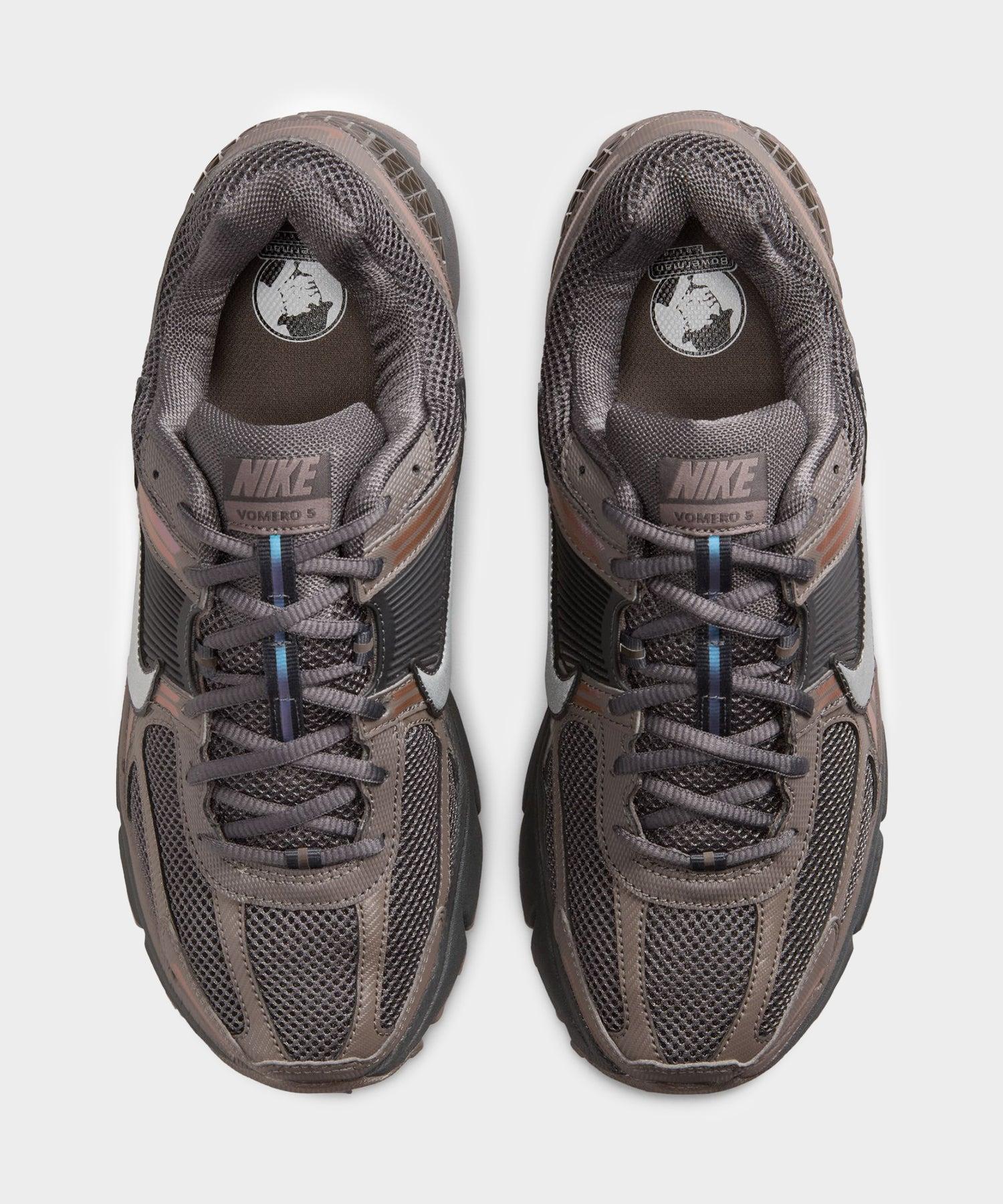 Nike Zoom Vomero 5 Sneaker Product Image