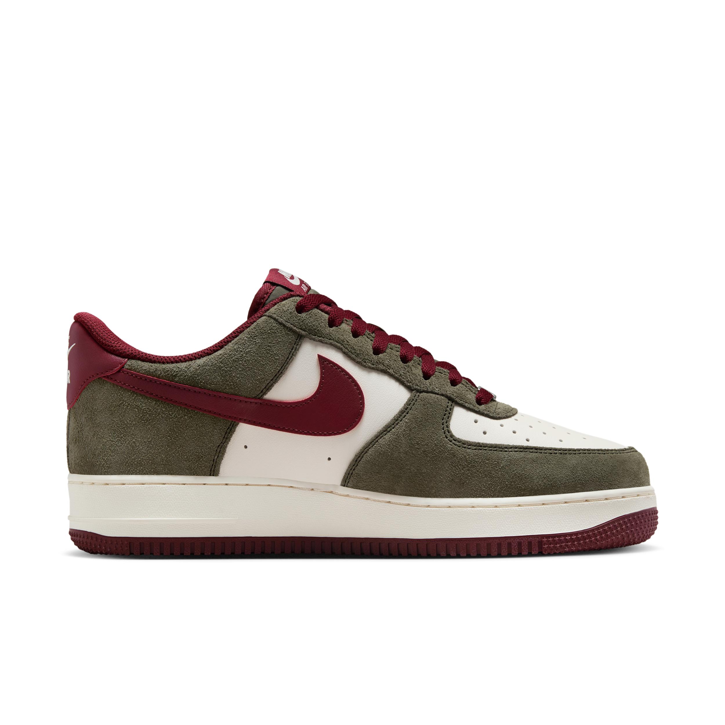 Nike Mens Air Force 1 07 LV8 Shoes | II7630-100 Product Image