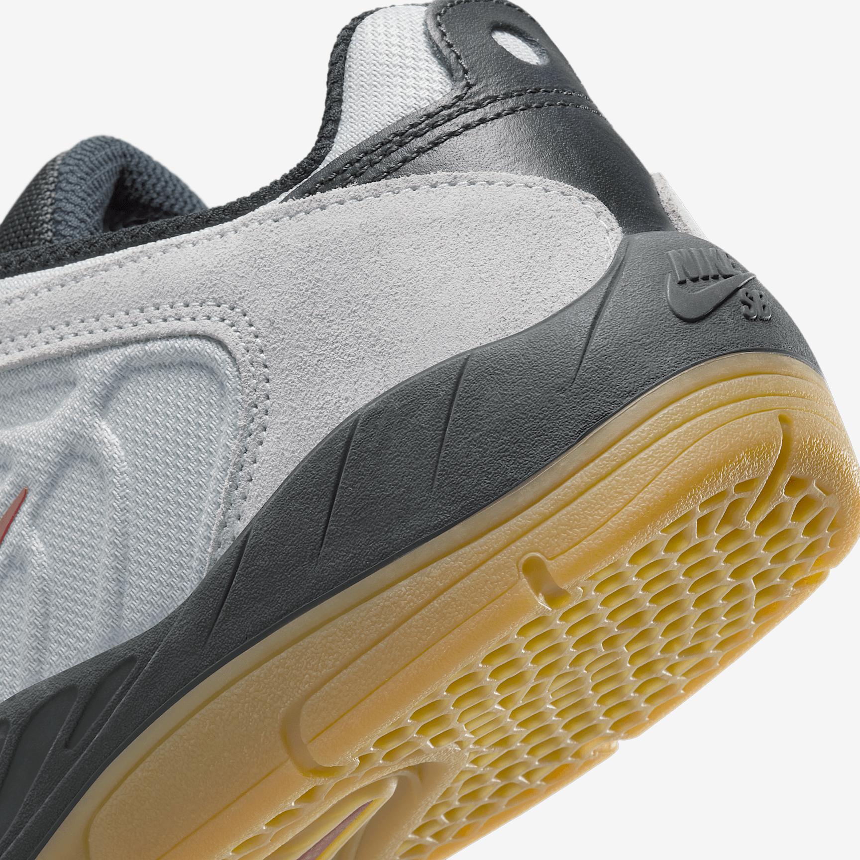 Mens Nike SB Vertebrae Shoes | FD4691-001 Product Image