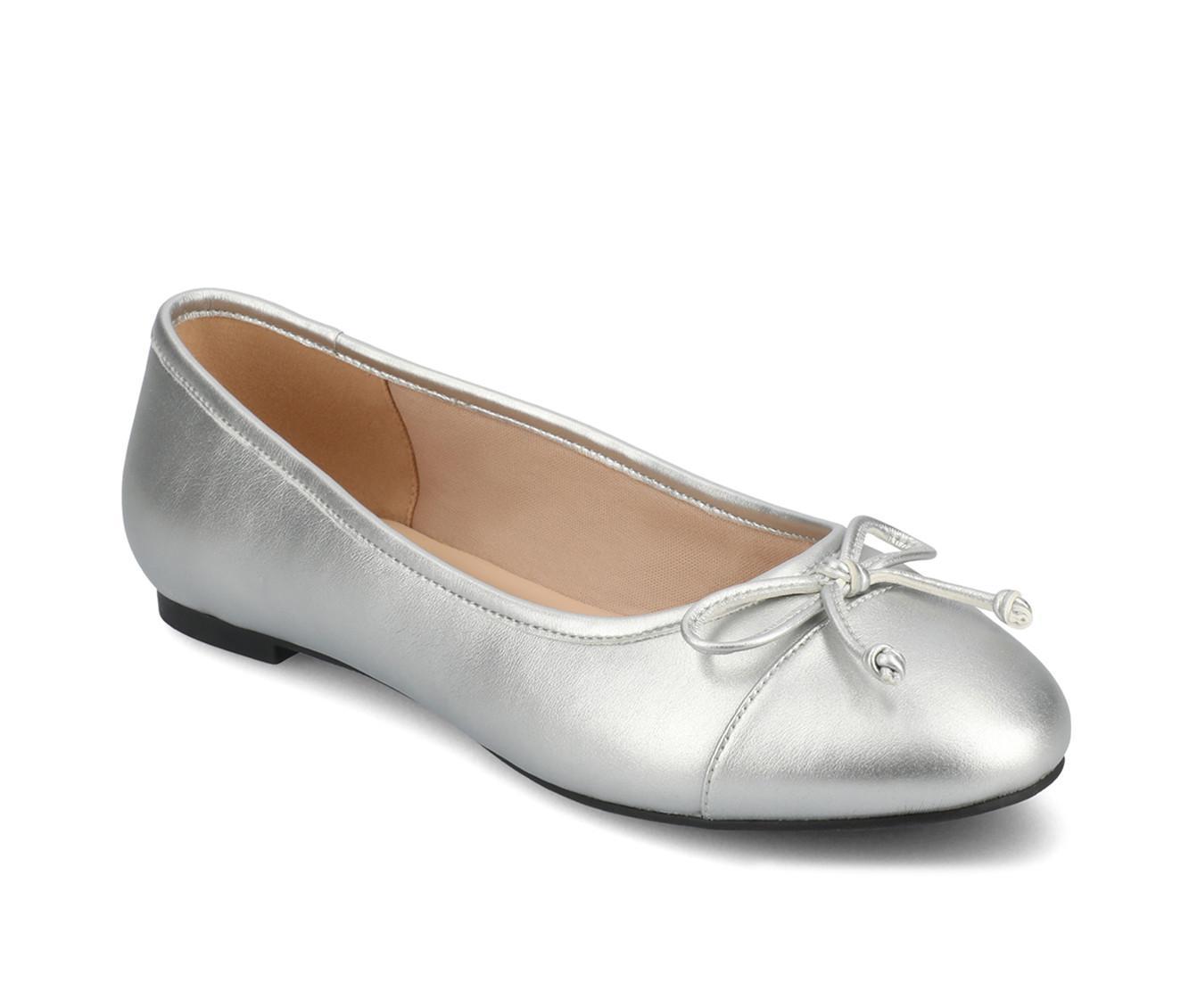 Women's Journee Collection Kaiah Flats Product Image