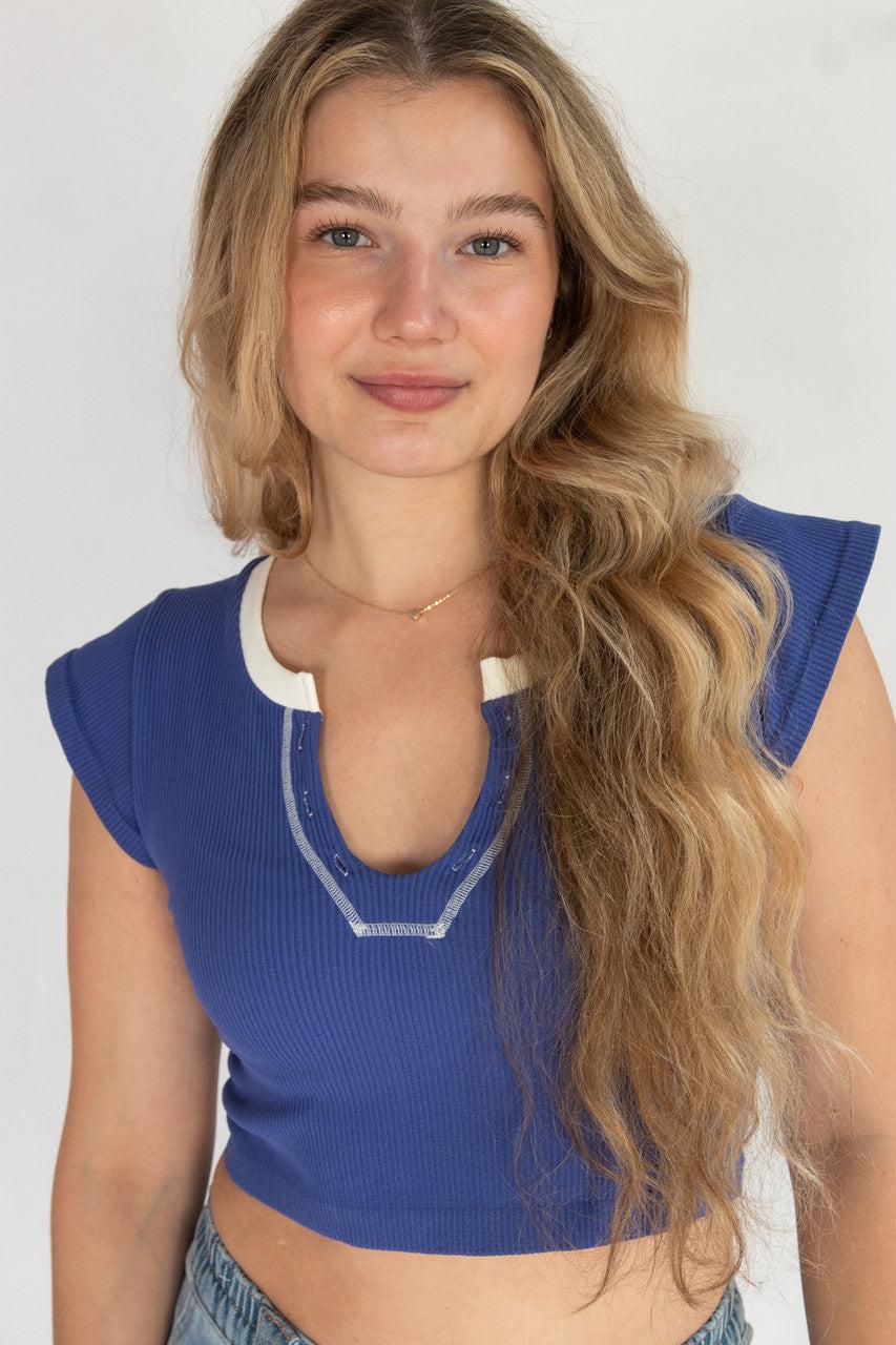 Sporty Notch Neck Seamless Crop Top Product Image