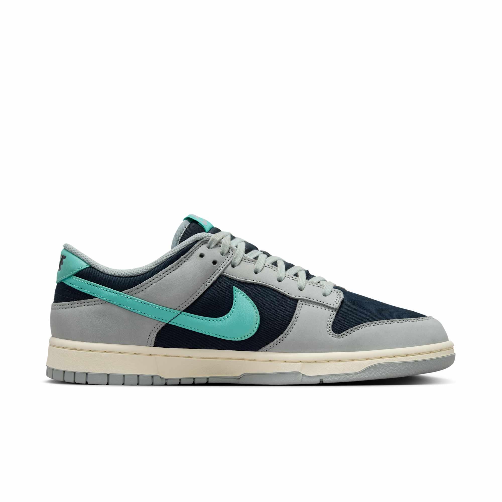 Nike Men's Dunk Low Retro Premium Shoes Product Image