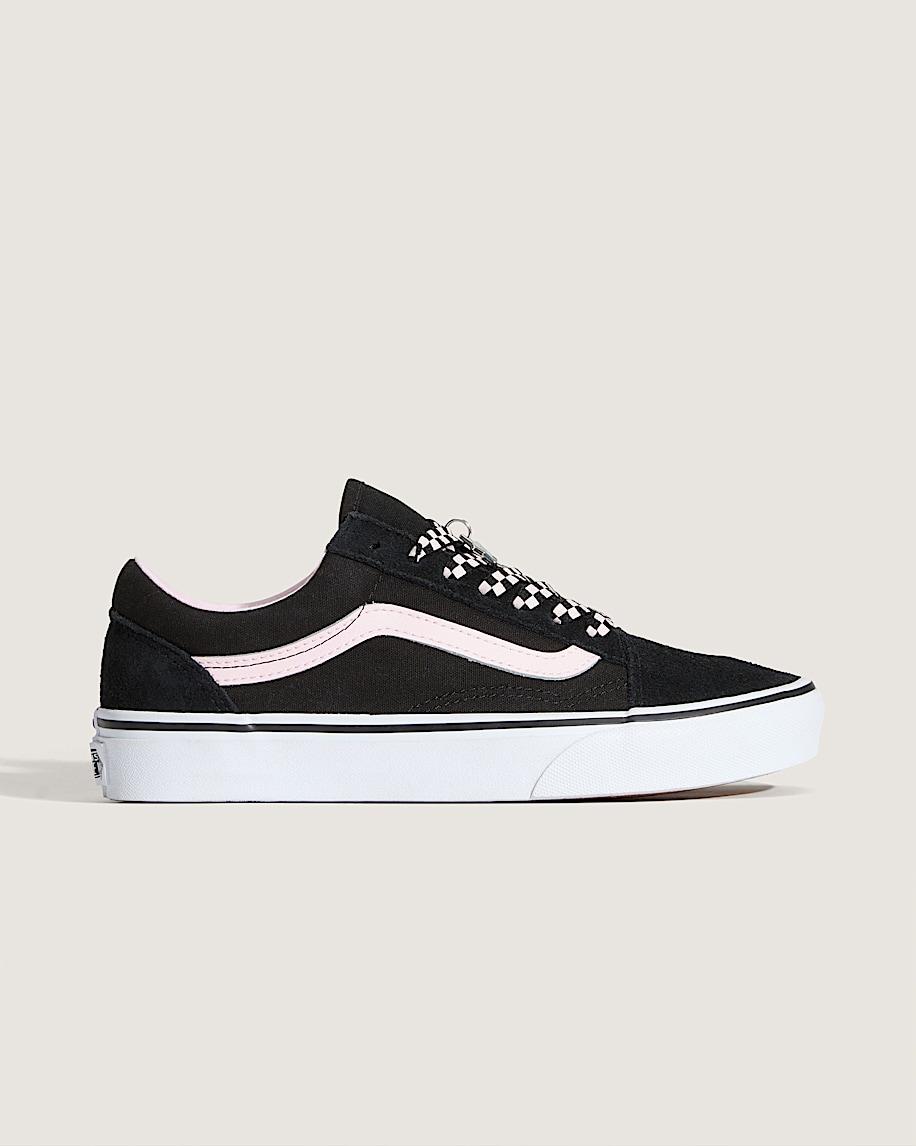Old Skool Shoe in Black / White| Vans US Product Image
