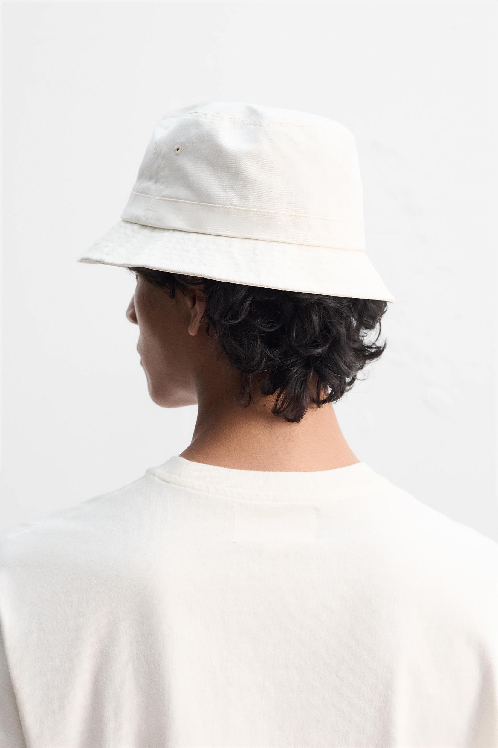 COTTON BUCKET HAT Product Image