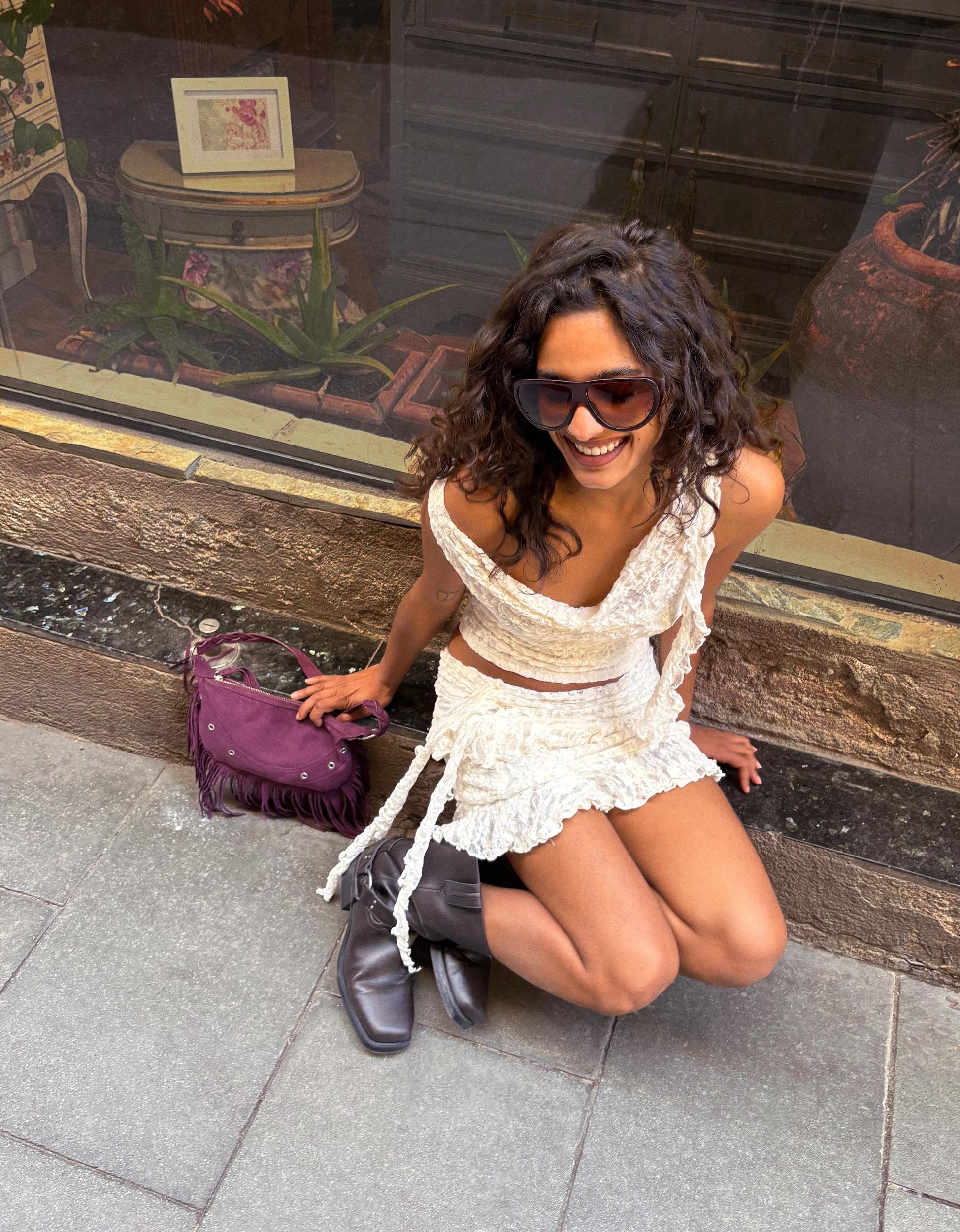 Blonde lace top with ruffles Product Image