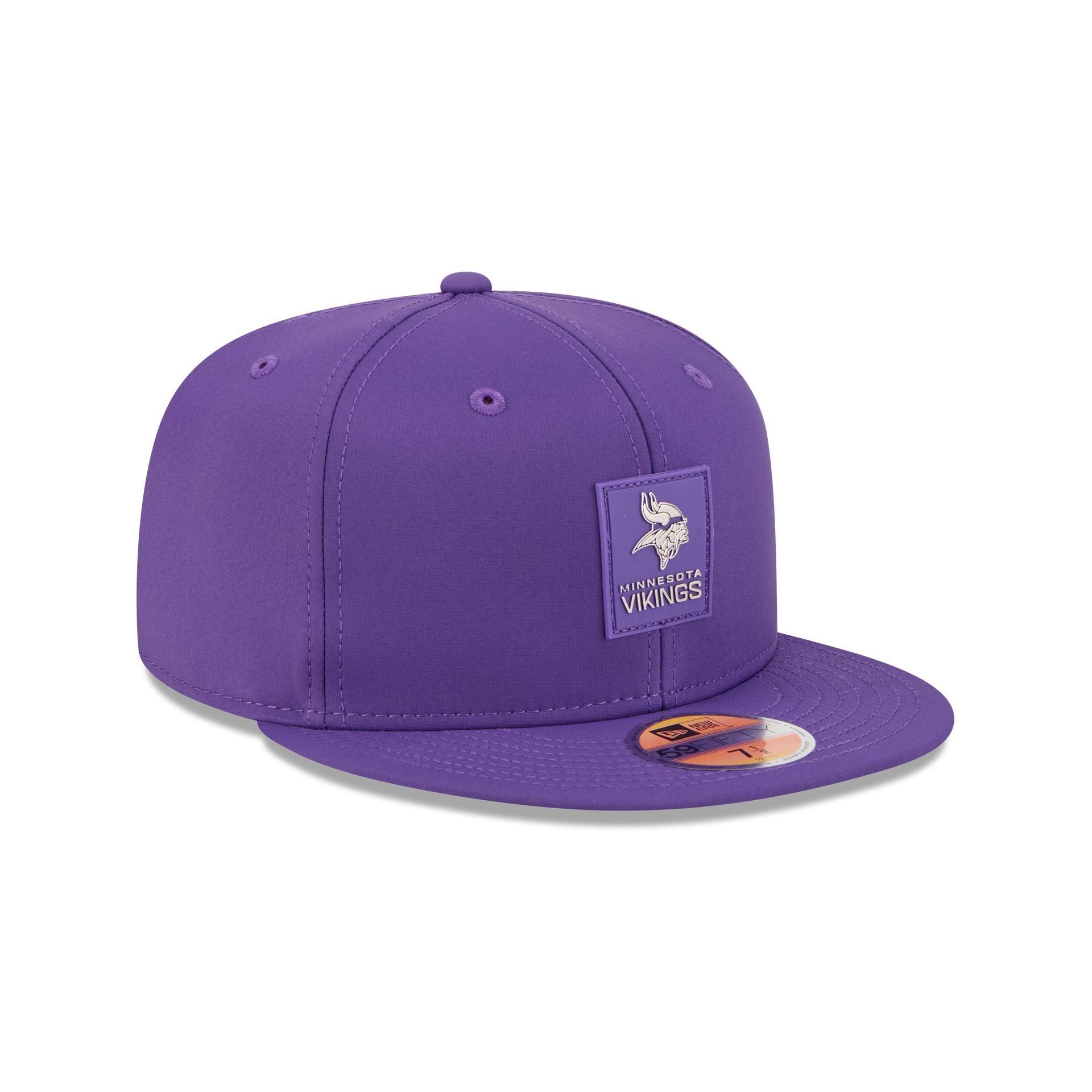 Cleveland Guardians Metallic Gold Logo 59FIFTY Fitted Hat Male Product Image