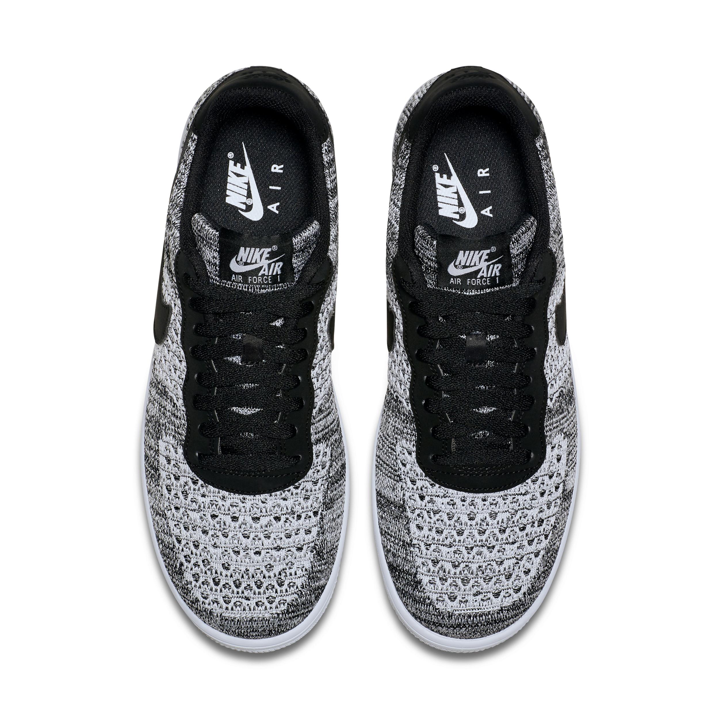Nike Men's Air Force 1 Flyknit 2.0 Shoes Product Image