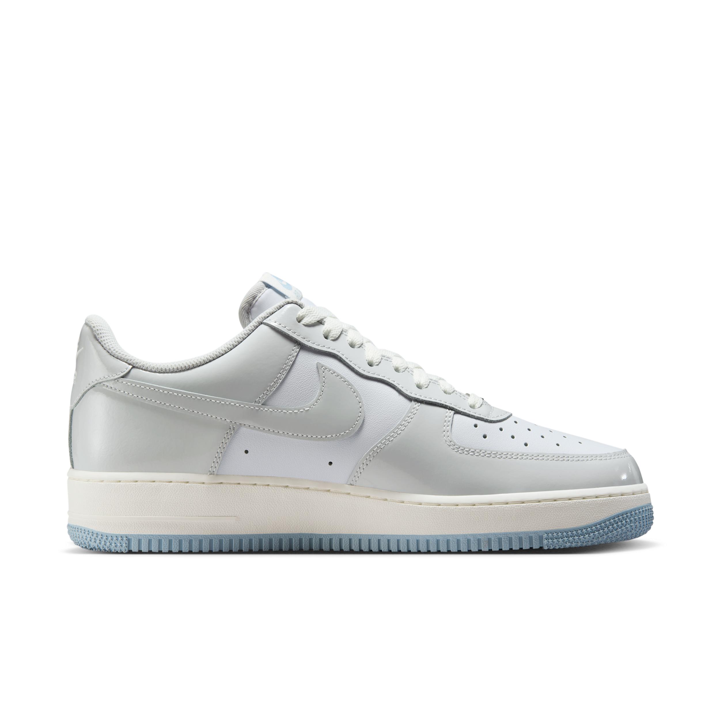 Nike Mens Air Force 1 07 Shoes | IH4461-100 Product Image