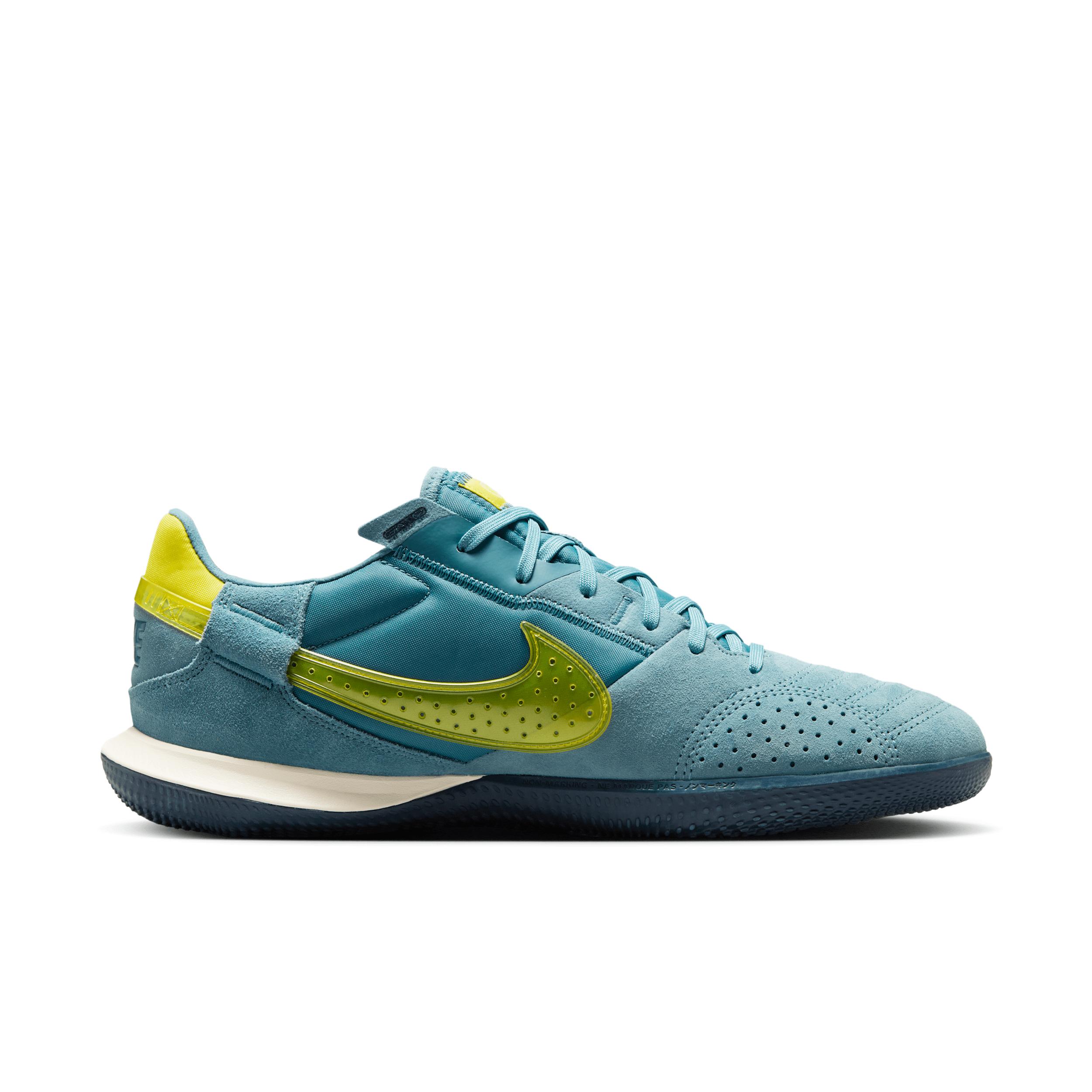 Nike Streetgato Low-Top Soccer Shoes Product Image