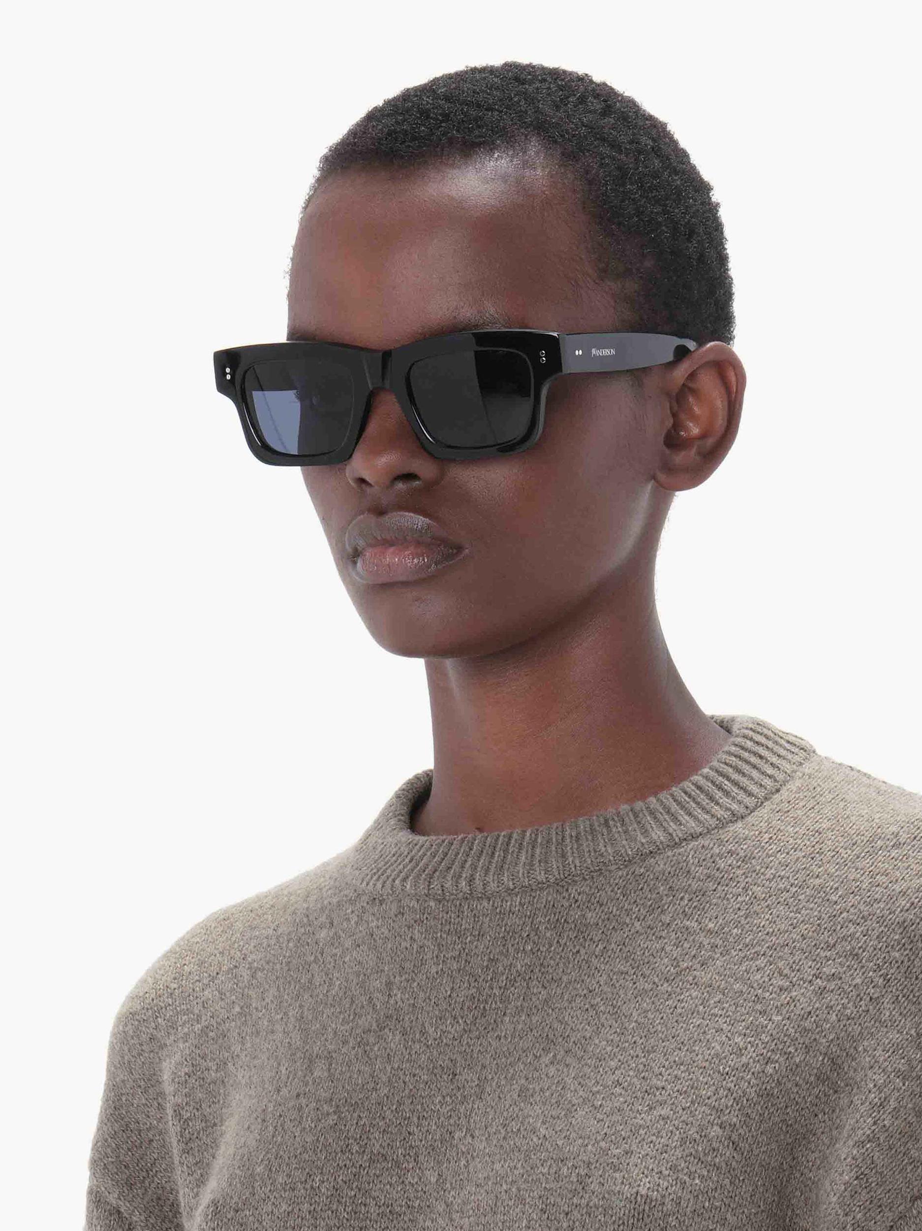 JWA002 - Rectangular Sunglasses Product Image