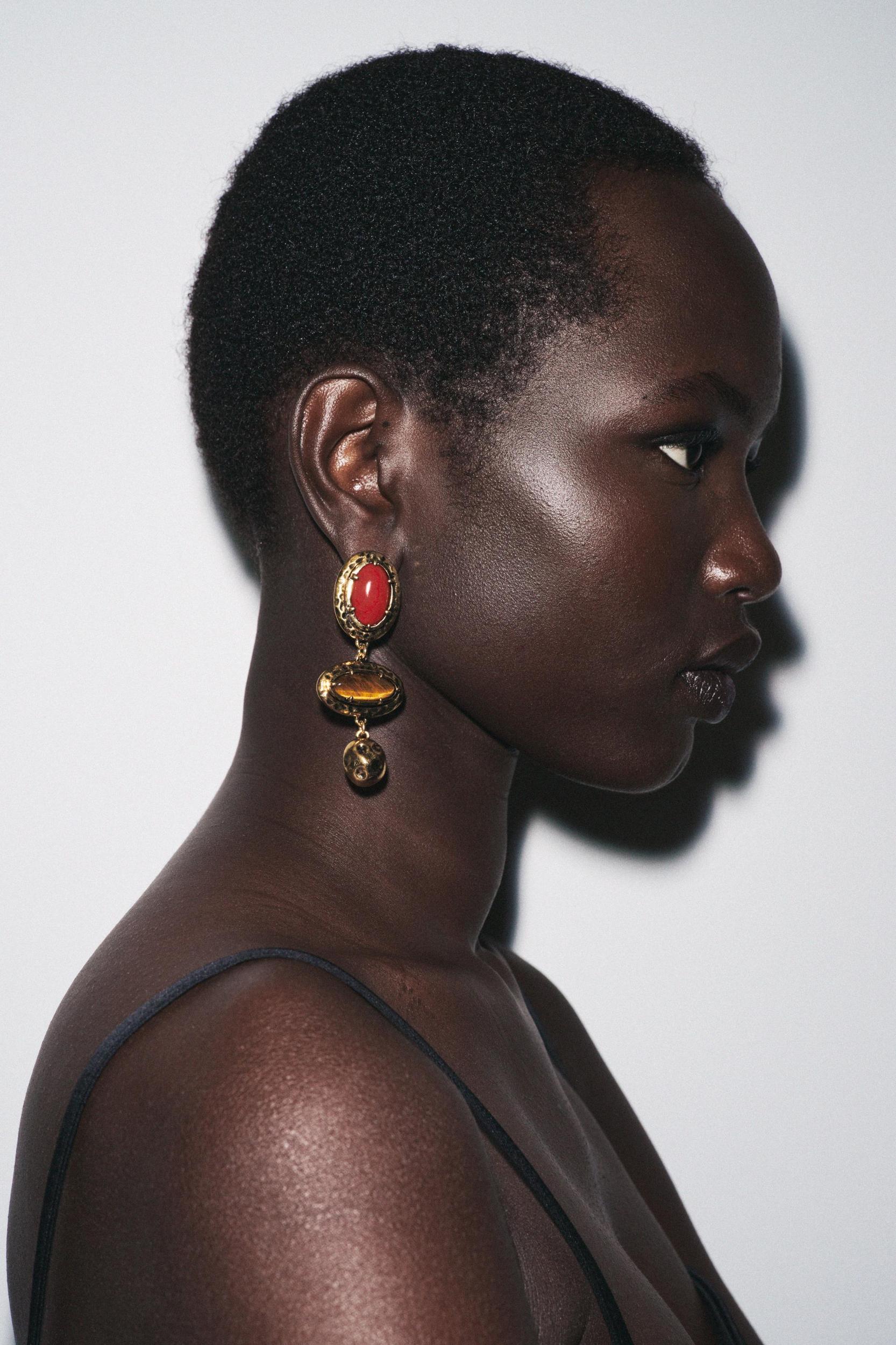 TEXTURED STONE EARRINGS Product Image