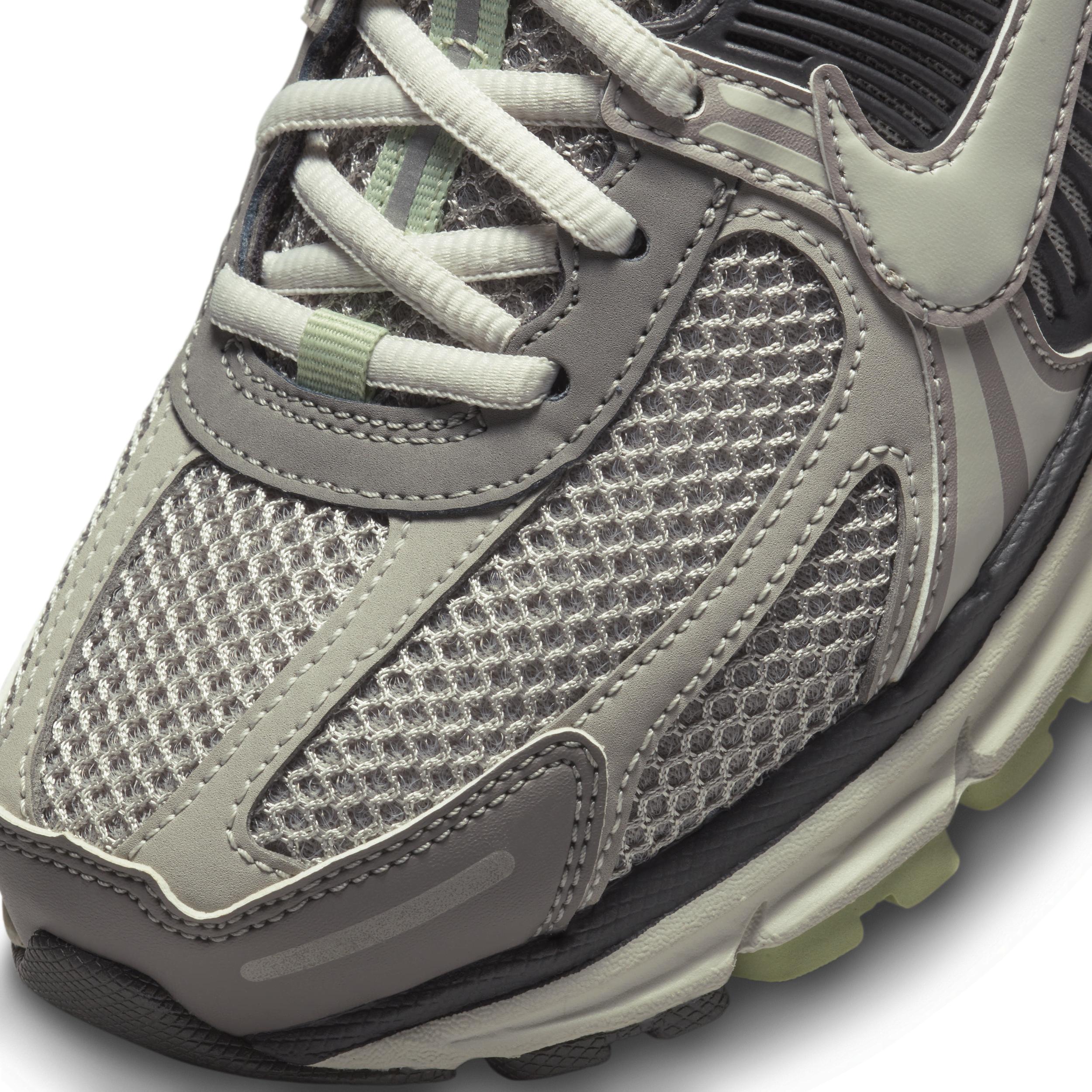 Nike Zoom Vomero 5 Women's Shoes Product Image